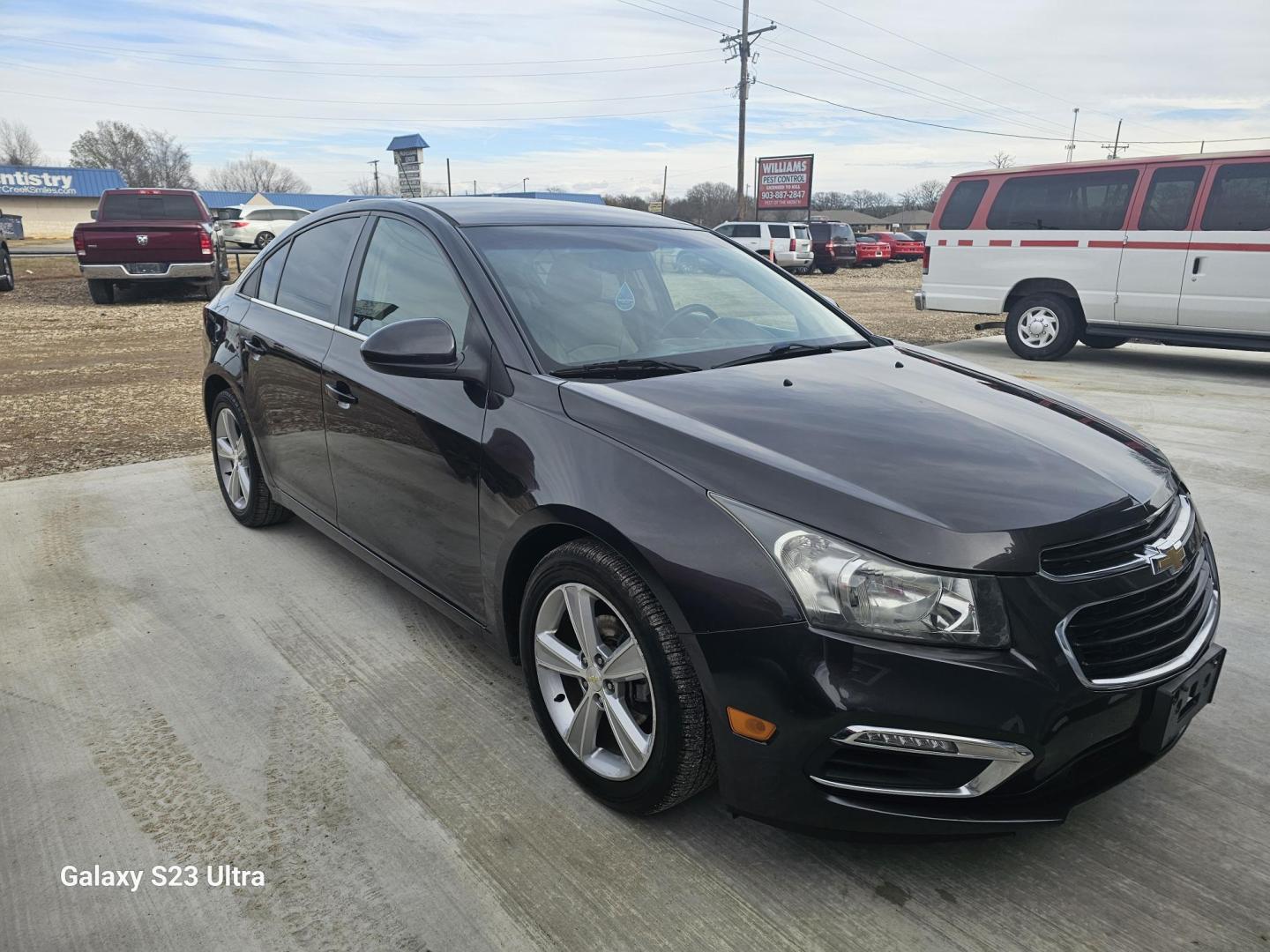 2015 GRAY Chevrolet Cruze 2LT Auto (1G1PE5SB9F7) with an 1.4L L4 DOHC 16V TURBO engine, 6-Speed Automatic transmission, located at 607 S Seven Points BLVD, Seven Points, TX, 75143, (430) 255-4030, 32.313934, -96.207932 - Photo#1