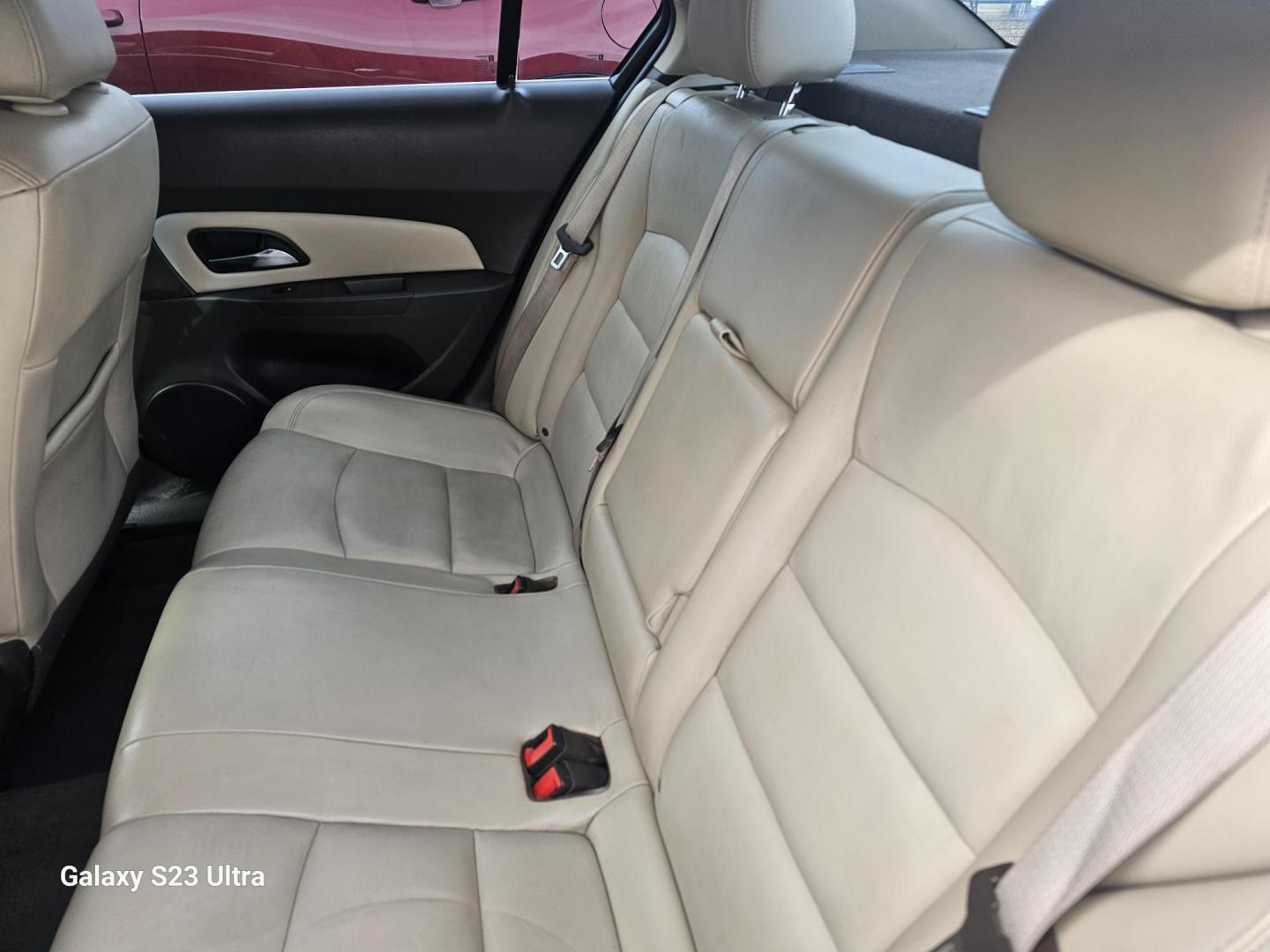 2015 GRAY Chevrolet Cruze 2LT Auto (1G1PE5SB9F7) with an 1.4L L4 DOHC 16V TURBO engine, 6-Speed Automatic transmission, located at 607 S Seven Points BLVD, Seven Points, TX, 75143, (430) 255-4030, 32.313934, -96.207932 - Photo#5