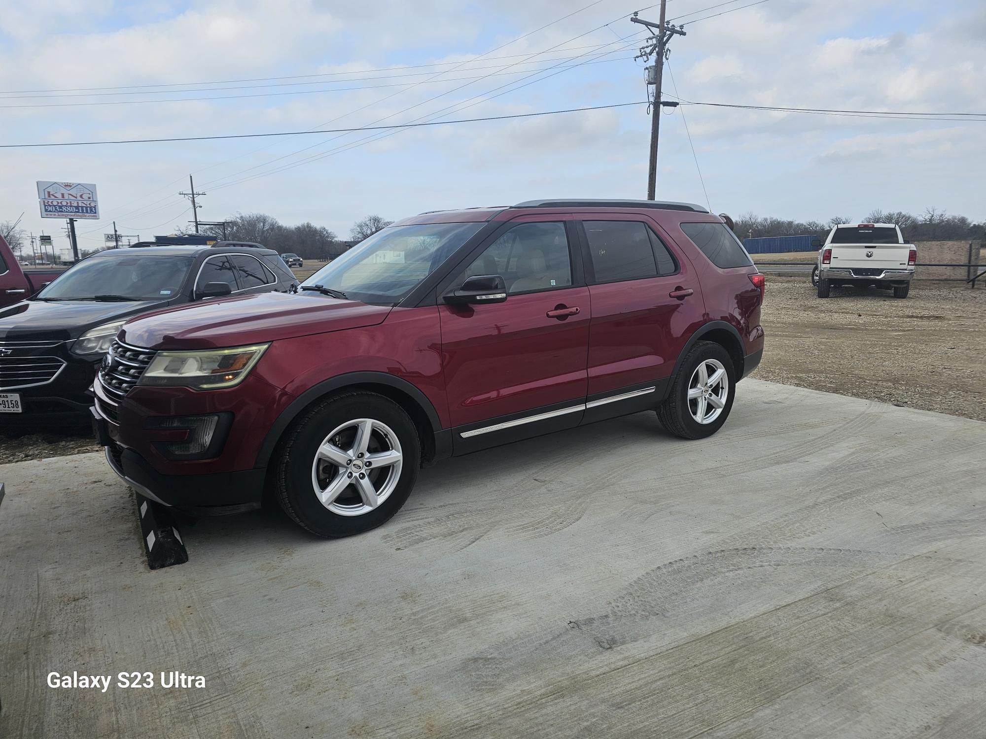 photo of 2016 Ford Explorer XLT FWD