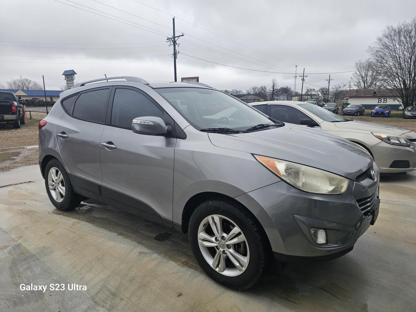 2013 SILVER Hyundai Tucson Limited 2WD (KM8JU3AC0DU) with an 2.4L L4 DOHC 16V engine, 6-Speed Automatic transmission, located at 607 S Seven Points BLVD, Seven Points, TX, 75143, (430) 255-4030, 32.313934, -96.207932 - Photo#1