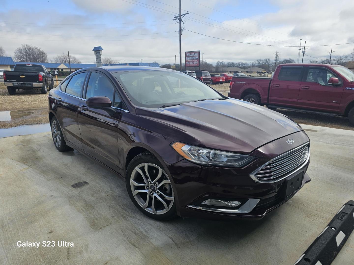 2017 MAROON Ford Fusion SE (3FA6P0HD9HR) with an 1.5L L4 DOHC 16V engine, 6A transmission, located at 607 S Seven Points BLVD, Seven Points, TX, 75143, (430) 255-4030, 32.313934, -96.207932 - Photo#1