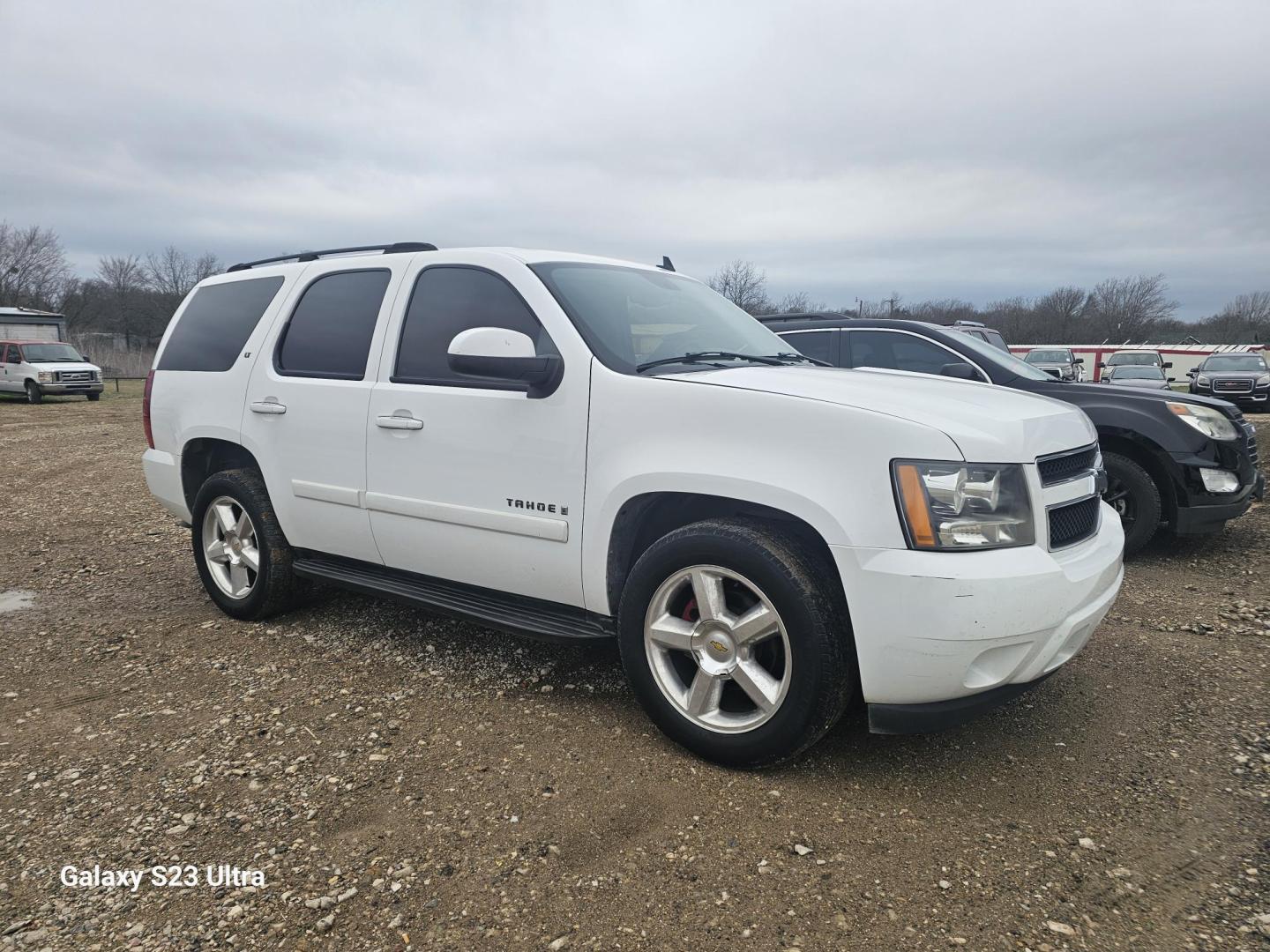 2007 WHITE Chevrolet Tahoe LS 2WD (1GNFC13087R) with an 5.3L V8 OHV 16V FFV engine, 4-Speed Automatic Overdrive transmission, located at 607 S Seven Points BLVD, Seven Points, TX, 75143, (430) 255-4030, 32.313934, -96.207932 - Photo#1