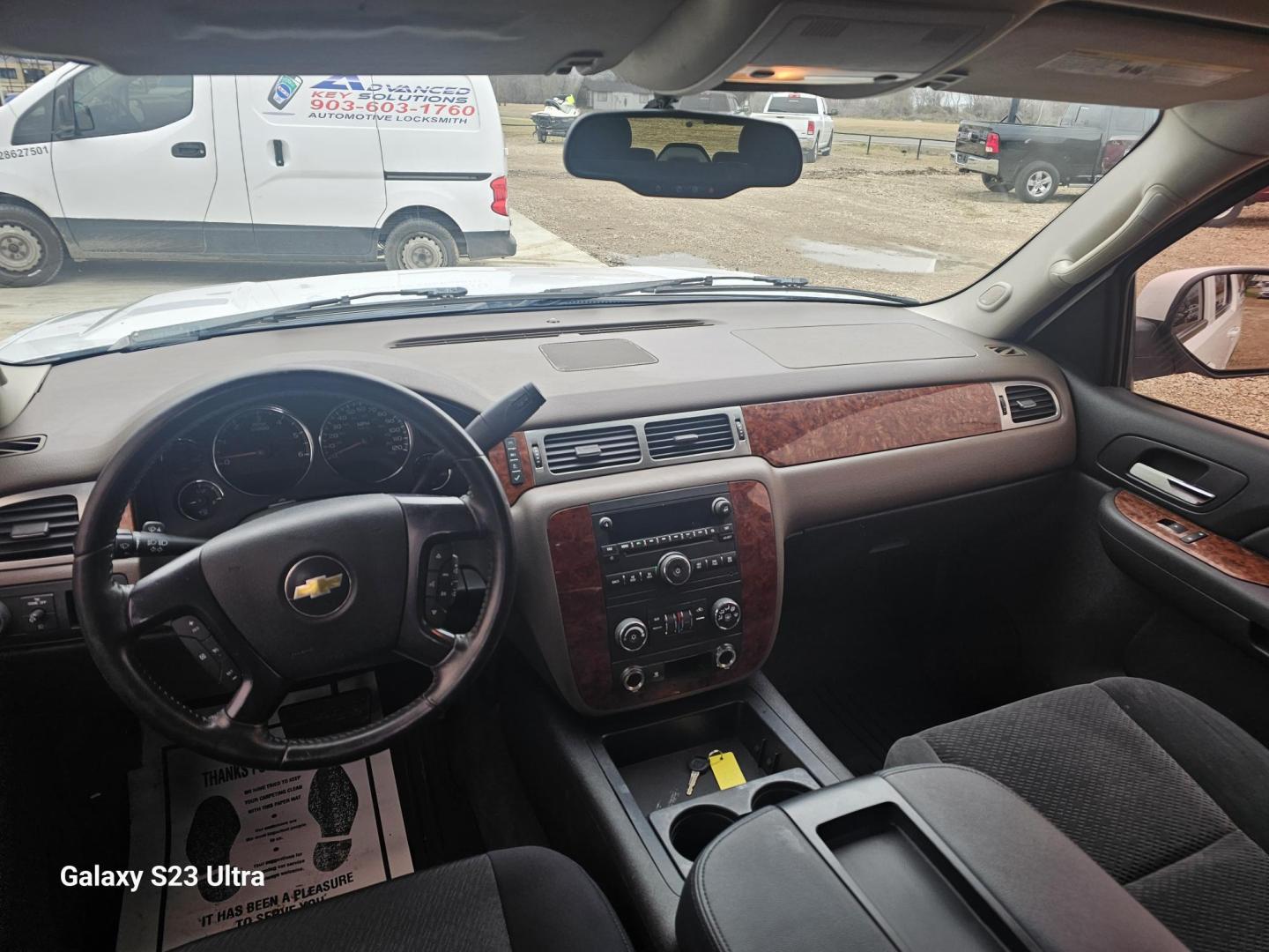 2007 WHITE Chevrolet Tahoe LS 2WD (1GNFC13087R) with an 5.3L V8 OHV 16V FFV engine, 4-Speed Automatic Overdrive transmission, located at 607 S Seven Points BLVD, Seven Points, TX, 75143, (430) 255-4030, 32.313934, -96.207932 - Photo#4