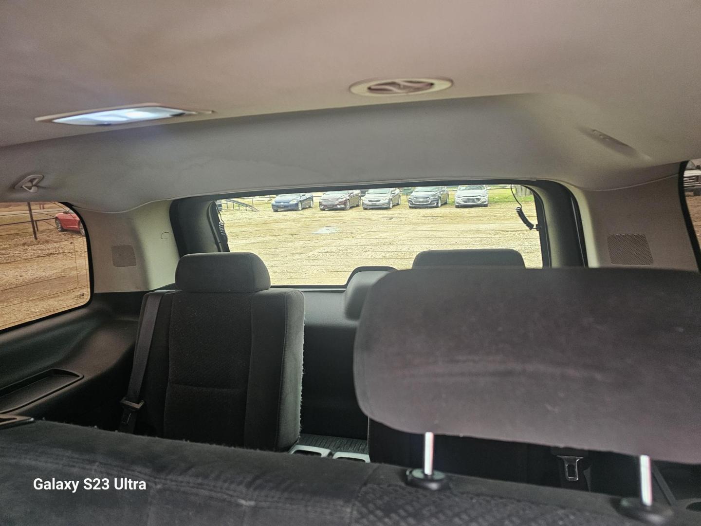 2007 WHITE Chevrolet Tahoe LS 2WD (1GNFC13087R) with an 5.3L V8 OHV 16V FFV engine, 4-Speed Automatic Overdrive transmission, located at 607 S Seven Points BLVD, Seven Points, TX, 75143, (430) 255-4030, 32.313934, -96.207932 - Photo#6