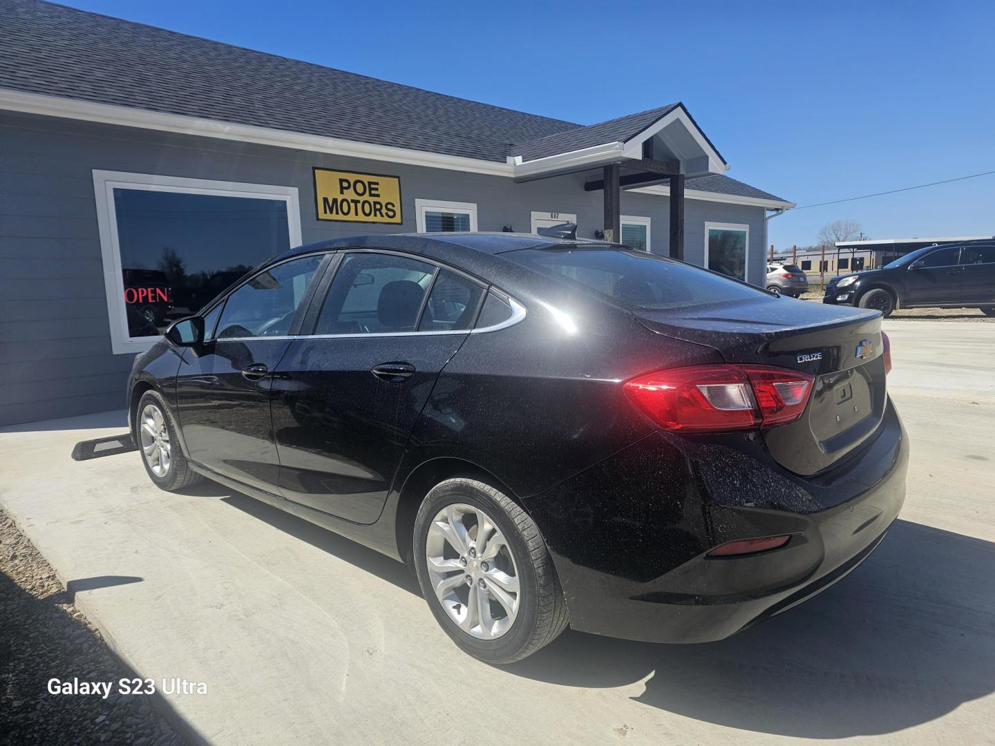 2019 BLACK Chevrolet Cruze LT Auto (1G1BE5SM8K7) with an 1.4L L4 DOHC 16V TURBO engine, 6A transmission, located at 607 S Seven Points BLVD, Seven Points, TX, 75143, (430) 255-4030, 32.313934, -96.207932 - Photo#3