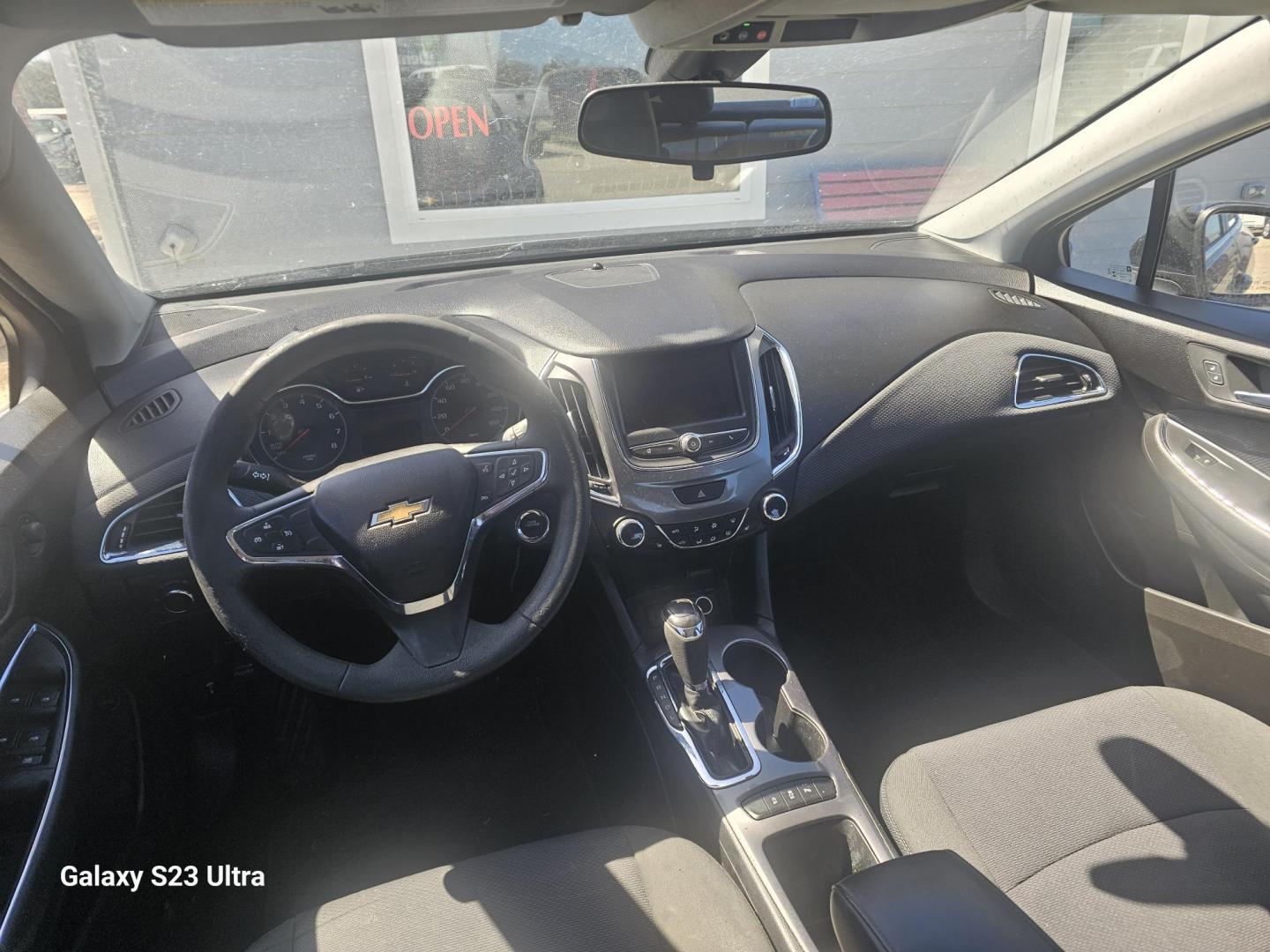 2019 BLACK Chevrolet Cruze LT Auto (1G1BE5SM8K7) with an 1.4L L4 DOHC 16V TURBO engine, 6A transmission, located at 607 S Seven Points BLVD, Seven Points, TX, 75143, (430) 255-4030, 32.313934, -96.207932 - Photo#4