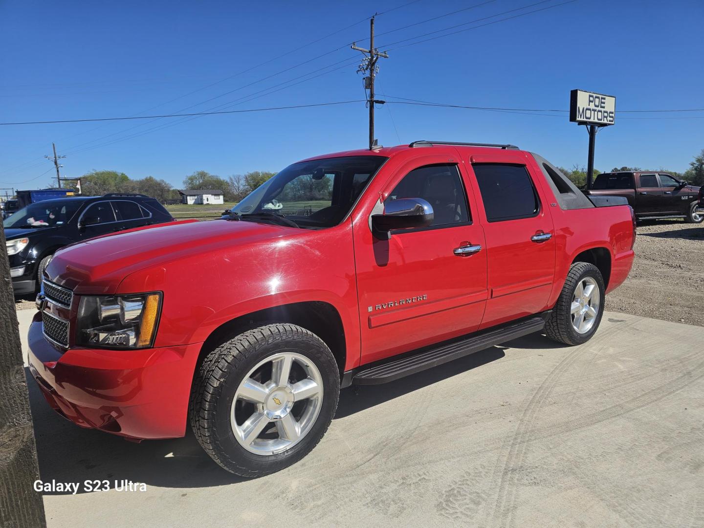2008 RED Chevrolet Avalanche LS 2WD (3GNEC12048G) with an 5.3L V8 OHV 16V FFV engine, 4-Speed Automatic Overdrive transmission, located at 607 S Seven Points BLVD, Seven Points, TX, 75143, (430) 255-4030, 32.313934, -96.207932 - Photo#0