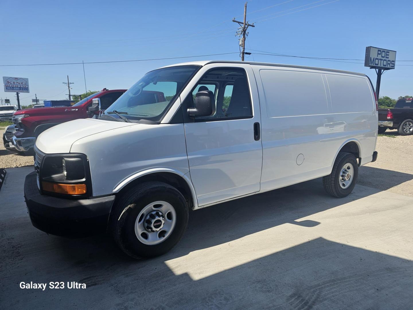 2013 WHITE GMC Savana G2500 Cargo (1GTW7FBA7D1) with an 4.8L V8 OHV 16V FFV engine, 6-Speed Automatic transmission, located at 607 S Seven Points BLVD, Seven Points, TX, 75143, (430) 255-4030, 32.313934, -96.207932 - Photo#0