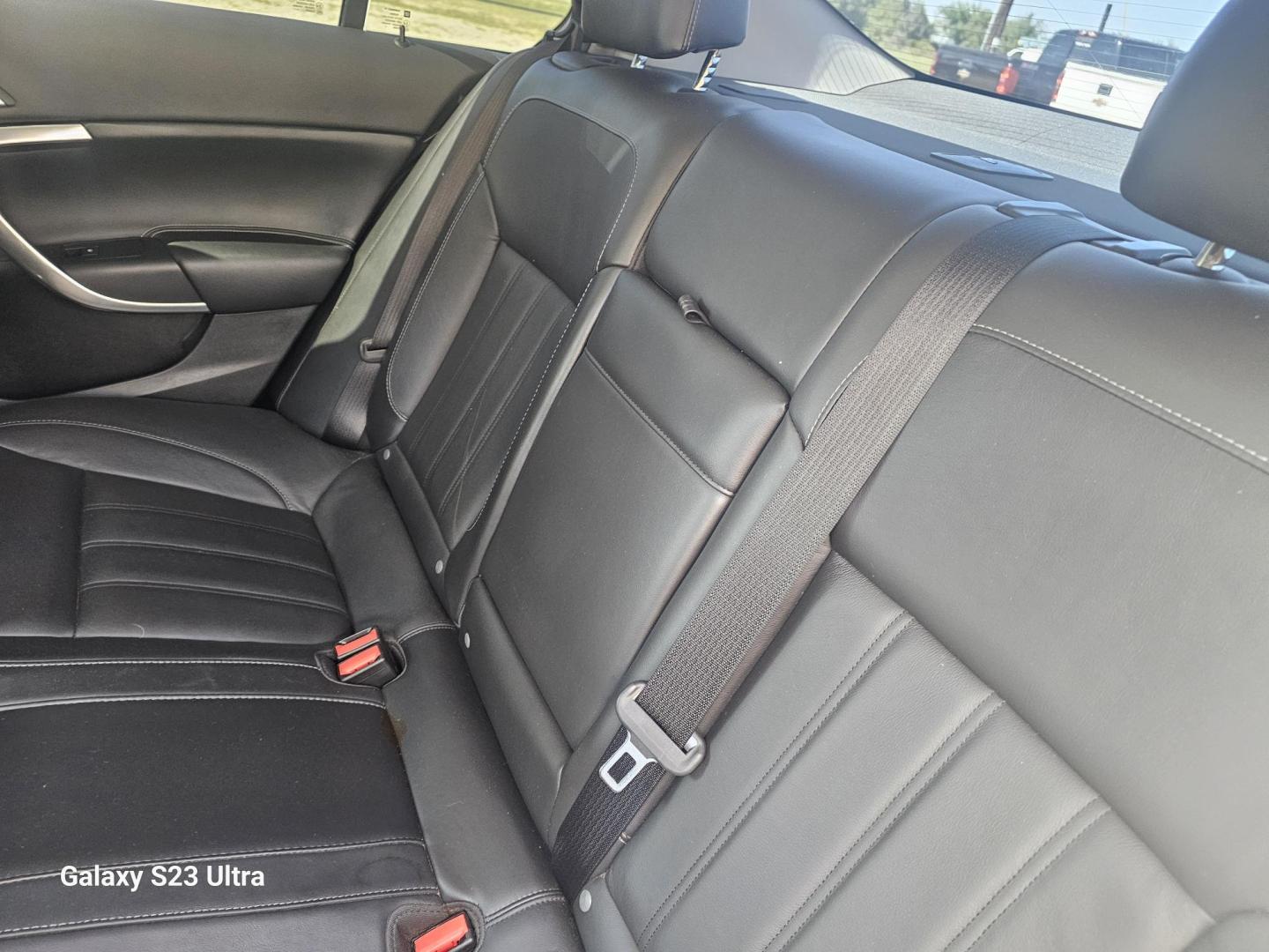 2017 GRAY Buick Regal Turbo AWD (2G4GL5EX5H9) with an 2.0L L4 DOHC 16V TURBO engine, 6A transmission, located at 607 S Seven Points BLVD, Seven Points, TX, 75143, (430) 255-4030, 32.313934, -96.207932 - Photo#5
