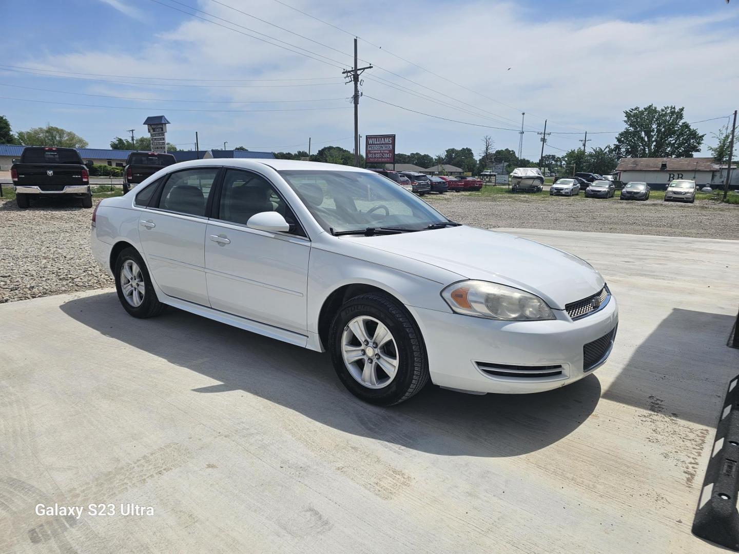 2012 WHITE Chevrolet Impala LS (2G1WA5E36C1) with an 3.6L V6 DOHC 16V FFV engine, 6-Speed Automatic transmission, located at 607 S Seven Points BLVD, Seven Points, TX, 75143, (430) 255-4030, 32.313934, -96.207932 - Photo#1