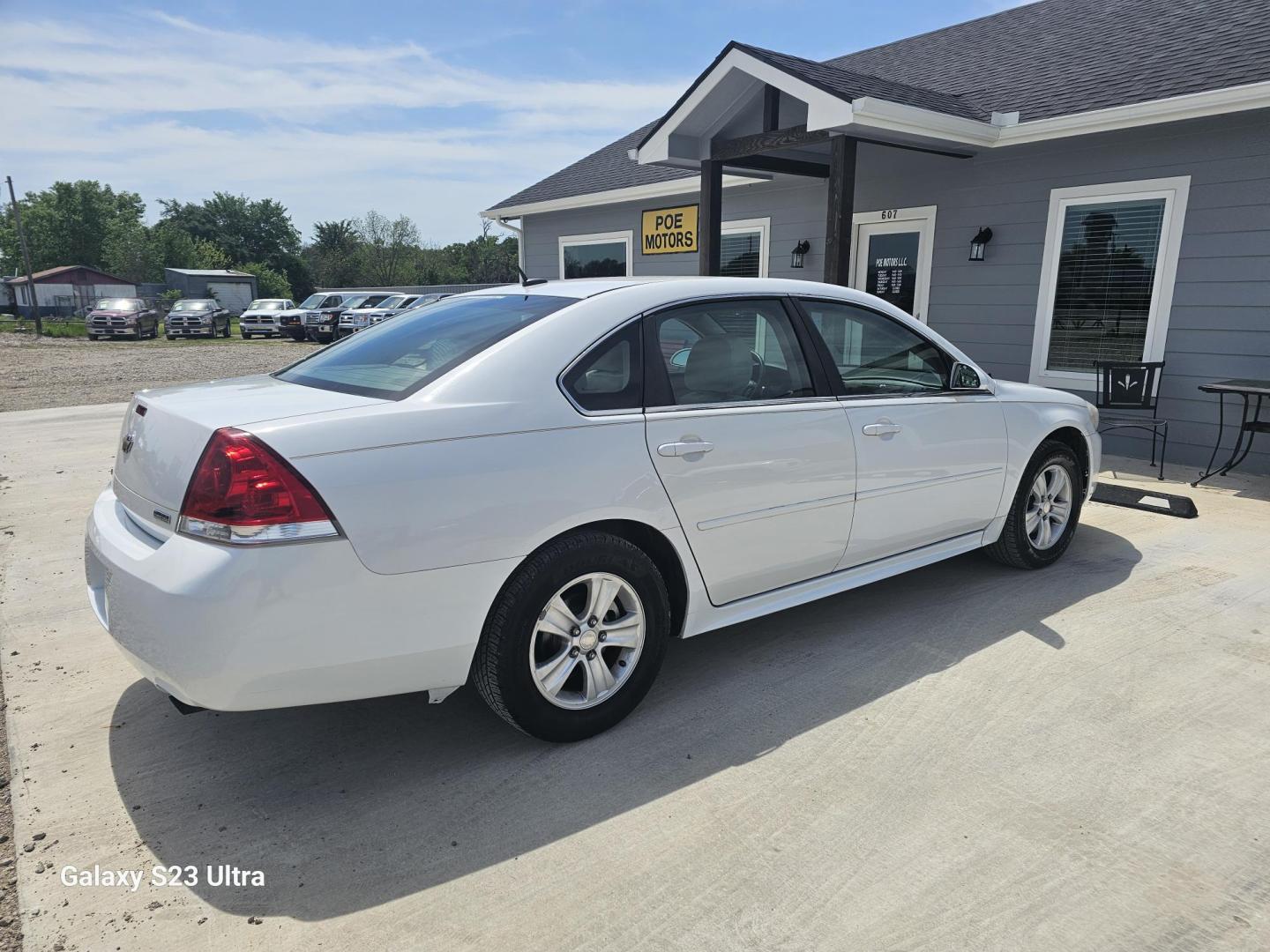 2012 WHITE Chevrolet Impala LS (2G1WA5E36C1) with an 3.6L V6 DOHC 16V FFV engine, 6-Speed Automatic transmission, located at 607 S Seven Points BLVD, Seven Points, TX, 75143, (430) 255-4030, 32.313934, -96.207932 - Photo#2