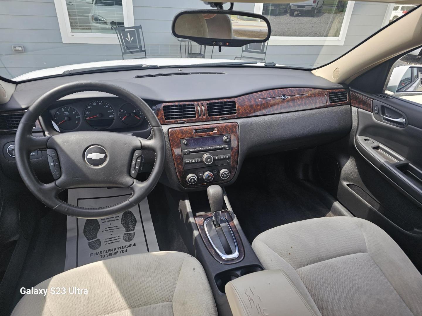 2012 WHITE Chevrolet Impala LS (2G1WA5E36C1) with an 3.6L V6 DOHC 16V FFV engine, 6-Speed Automatic transmission, located at 607 S Seven Points BLVD, Seven Points, TX, 75143, (430) 255-4030, 32.313934, -96.207932 - Photo#4