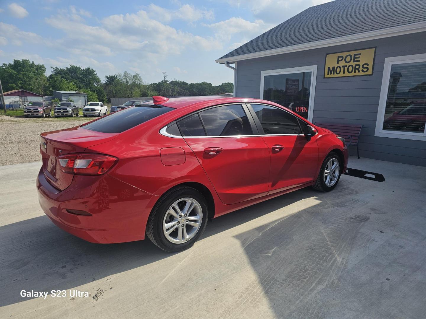 2016 RED Chevrolet Cruze LT Auto (1G1BE5SM2G7) with an 1.4L L4 DOHC 16V TURBO engine, 6A transmission, located at 607 S Seven Points BLVD, Seven Points, TX, 75143, (430) 255-4030, 32.313934, -96.207932 - Photo#2