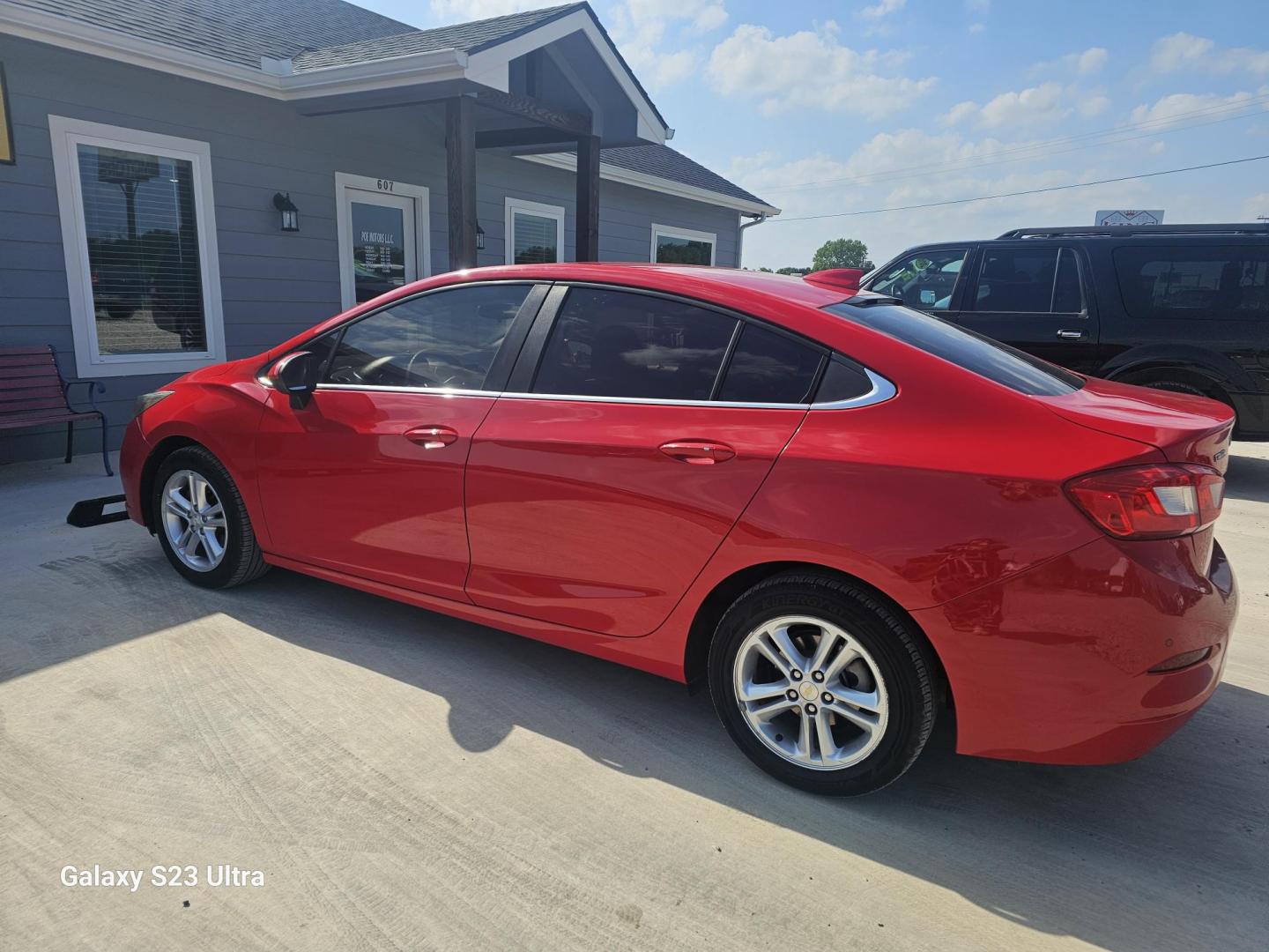 2016 RED Chevrolet Cruze LT Auto (1G1BE5SM2G7) with an 1.4L L4 DOHC 16V TURBO engine, 6A transmission, located at 607 S Seven Points BLVD, Seven Points, TX, 75143, (430) 255-4030, 32.313934, -96.207932 - Photo#3