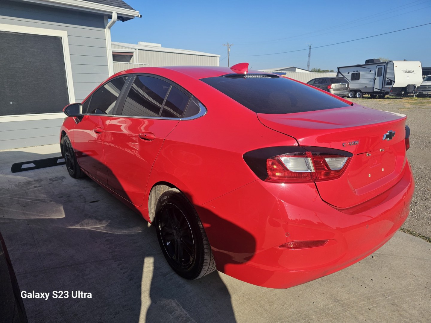 2016 RED Chevrolet Cruze LT Auto (1G1BE5SM2G7) with an 1.4L L4 DOHC 16V TURBO engine, 6A transmission, located at 607 S Seven Points BLVD, Seven Points, TX, 75143, (430) 255-4030, 32.313934, -96.207932- Photo#3