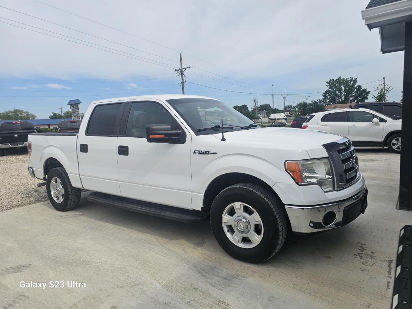 2012 WHITE Ford F-150 FX2 SuperCrew 5.5-ft. Bed 2WD (1FTEW1CM4CK) with an 3.7L V6 DOHC 24V engine, 6-Speed Automatic transmission, located at 607 S Seven Points BLVD, Seven Points, TX, 75143, (430) 255-4030, 32.313934, -96.207932 - Photo#1