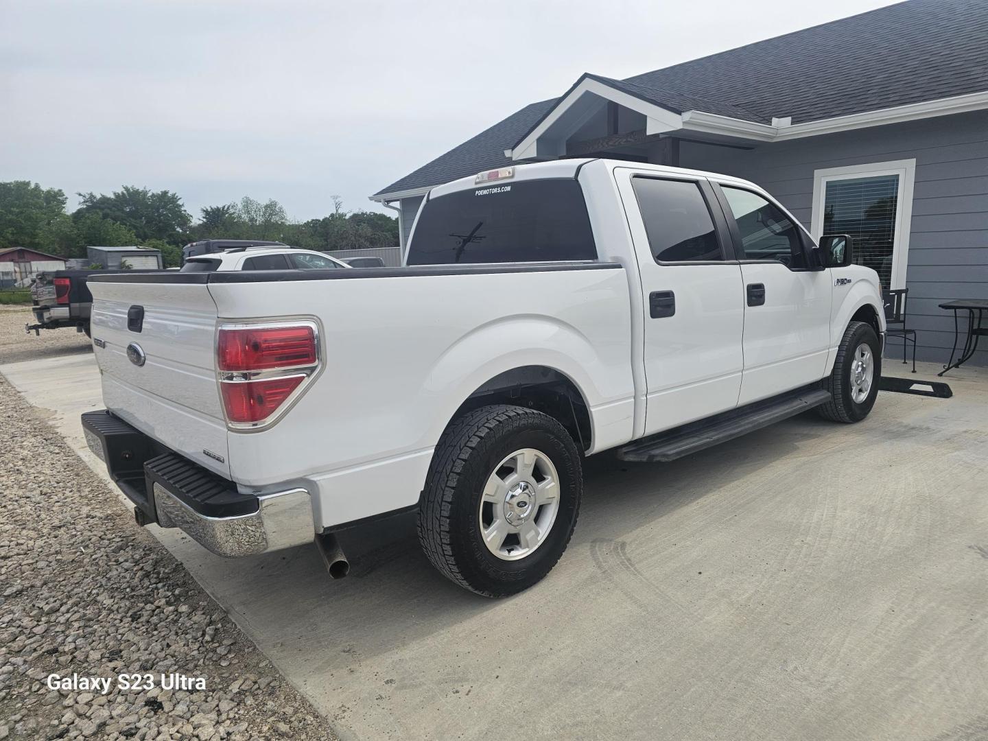 2012 WHITE Ford F-150 FX2 SuperCrew 5.5-ft. Bed 2WD (1FTEW1CM4CK) with an 3.7L V6 DOHC 24V engine, 6-Speed Automatic transmission, located at 607 S Seven Points BLVD, Seven Points, TX, 75143, (430) 255-4030, 32.313934, -96.207932 - Photo#2