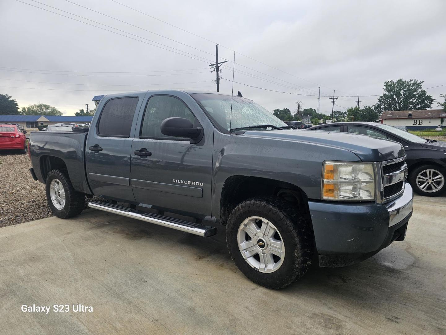 2008 BLUE Chevrolet Silverado 1500 LS Crew Cab 4WD (3GCEK13J98G) with an 5.3L V8 OHV 16V engine, 4-Speed Automatic Overdrive transmission, located at 607 S Seven Points BLVD, Seven Points, TX, 75143, (430) 255-4030, 32.313934, -96.207932 - Photo#1