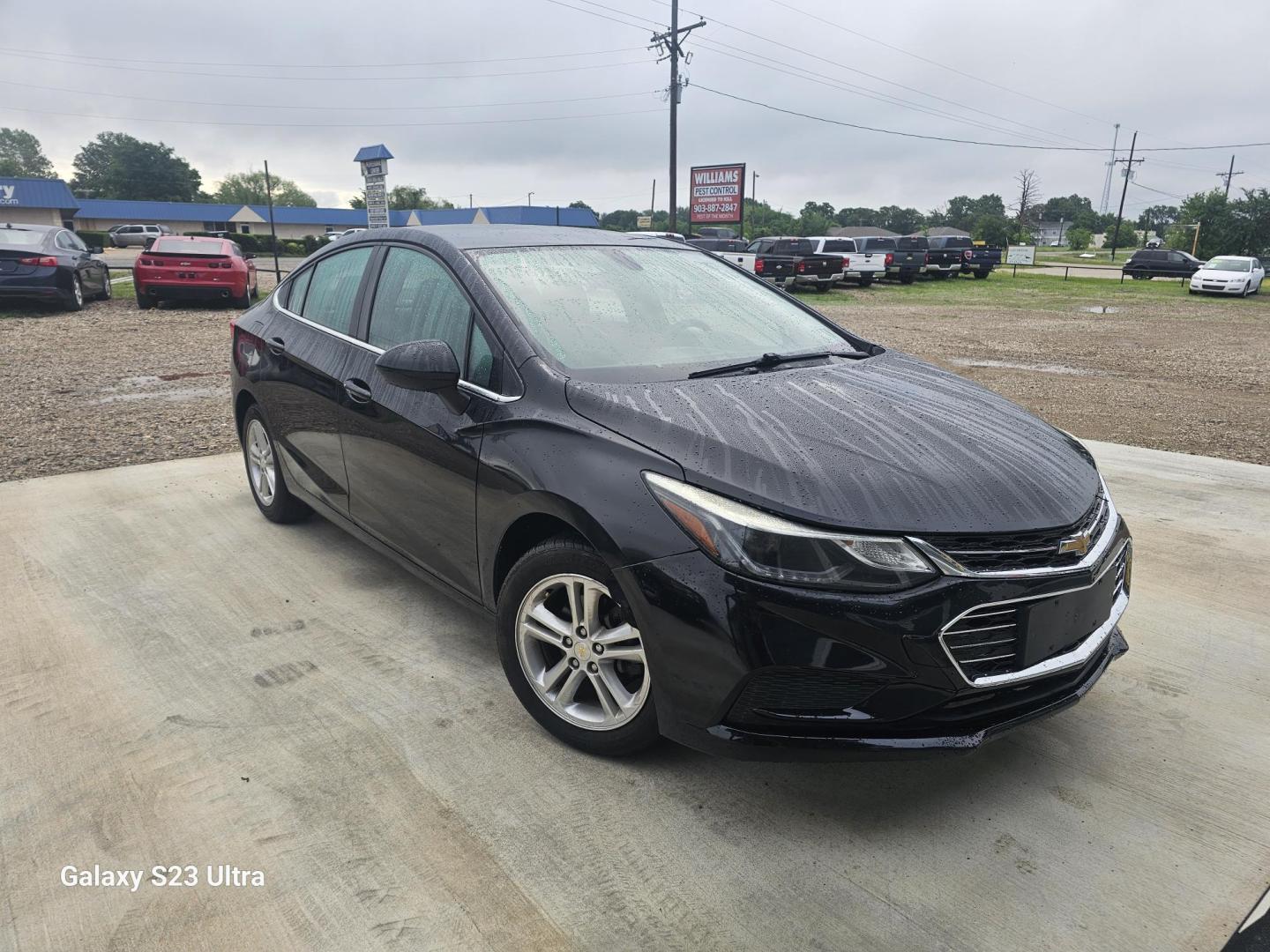 2017 DARK BLUE Chevrolet Cruze LT Auto (1G1BE5SM8H7) with an 1.4L L4 DOHC 16V TURBO engine, 6A transmission, located at 607 S Seven Points BLVD, Seven Points, TX, 75143, (430) 255-4030, 32.313934, -96.207932 - Photo#1
