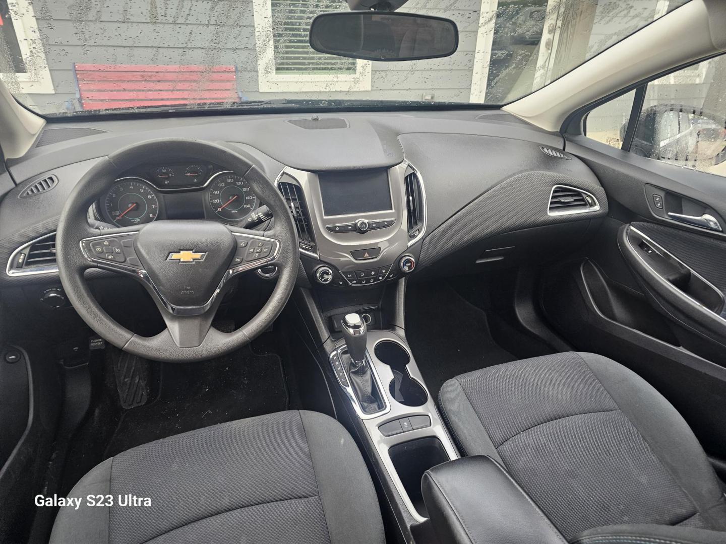2017 DARK BLUE Chevrolet Cruze LT Auto (1G1BE5SM8H7) with an 1.4L L4 DOHC 16V TURBO engine, 6A transmission, located at 607 S Seven Points BLVD, Seven Points, TX, 75143, (430) 255-4030, 32.313934, -96.207932 - Photo#4