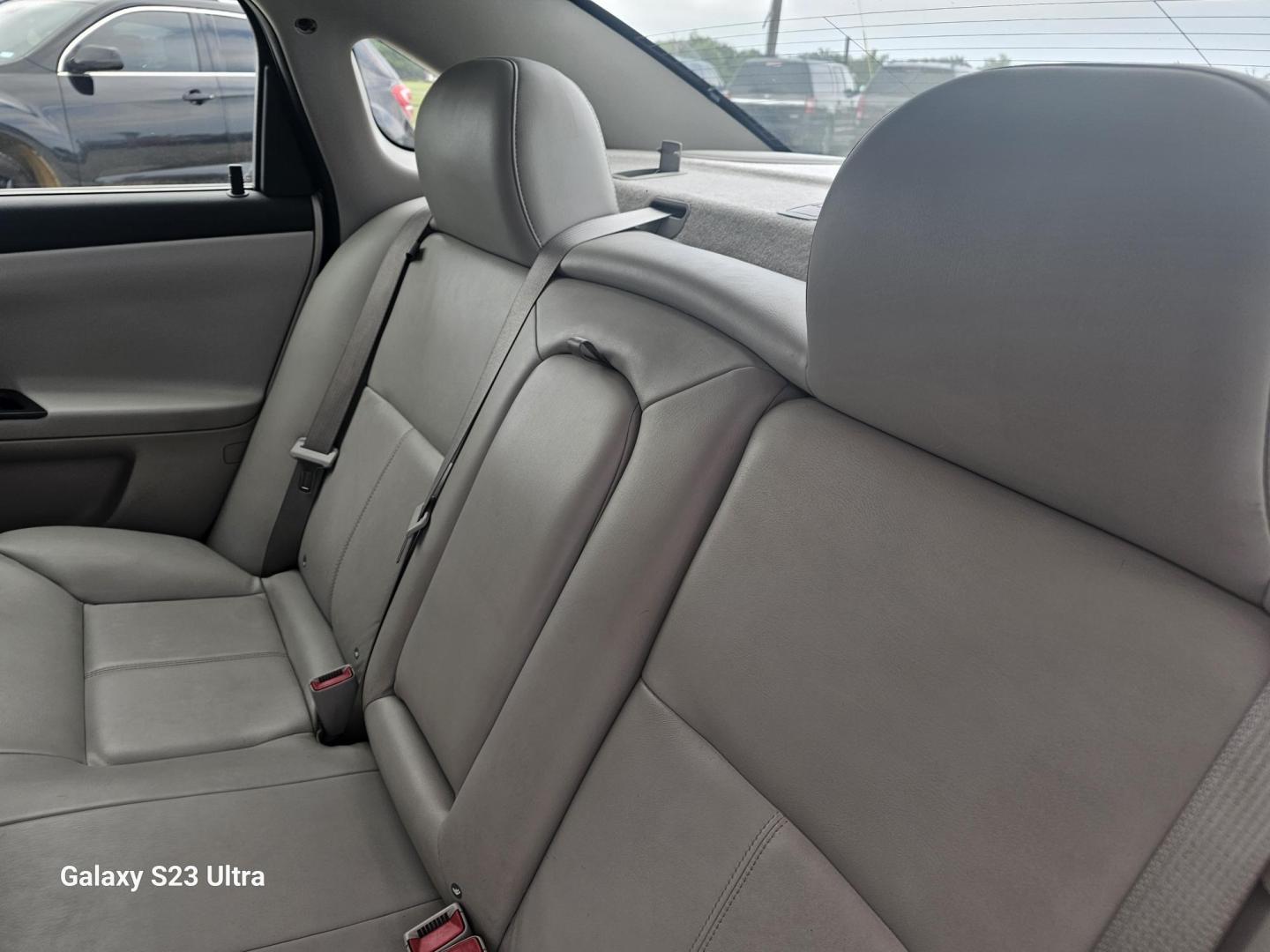 2013 WHITE Chevrolet Impala LTZ (2G1WC5E3XD1) with an 3.6L V6 DOHC 16V FFV engine, 6-Speed Automatic transmission, located at 607 S Seven Points BLVD, Seven Points, TX, 75143, (430) 255-4030, 32.313934, -96.207932 - Photo#5