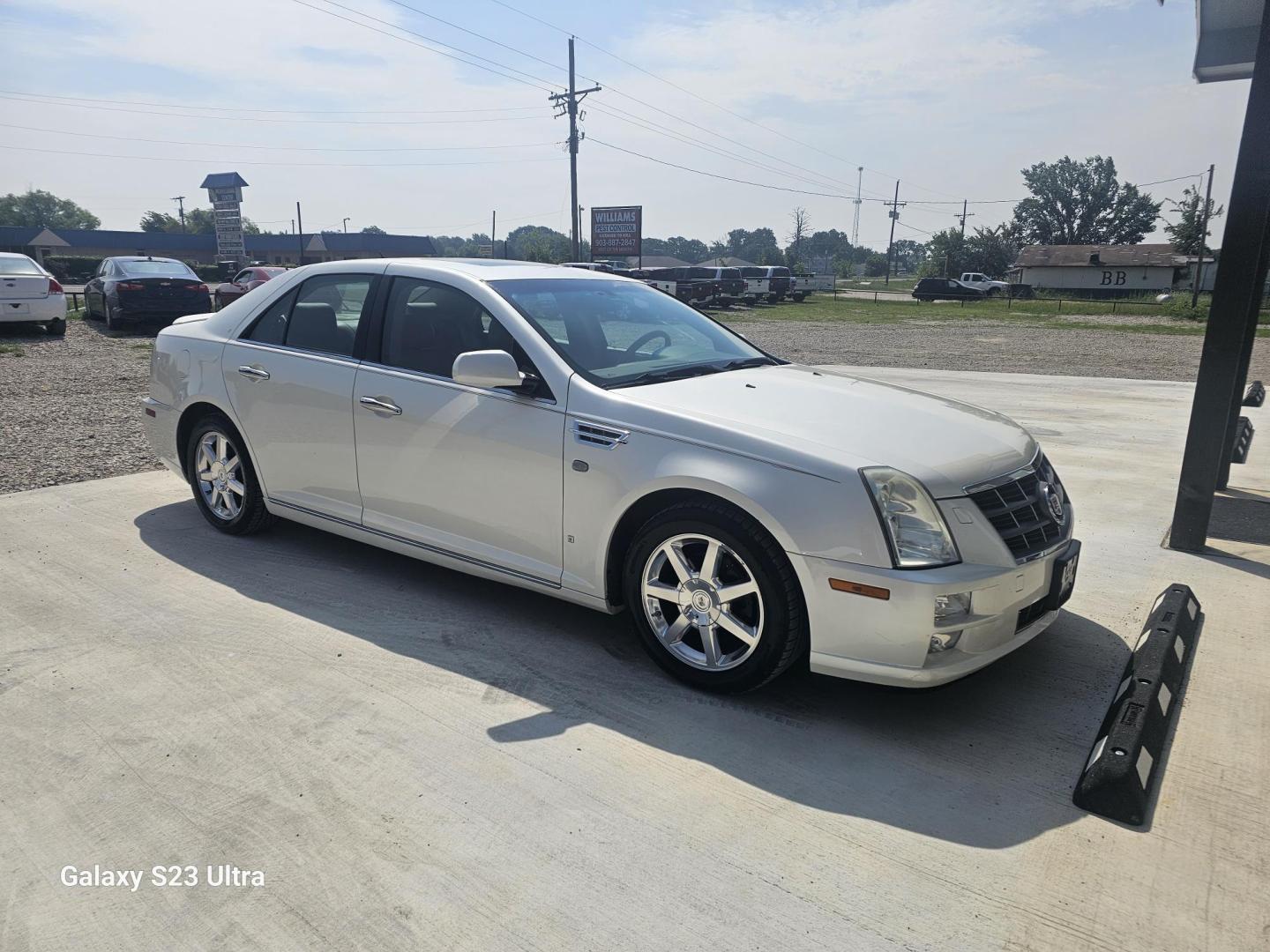 2008 WHITE Cadillac STS V6 (1G6DW67V180) with an 3.6L V6 DOHC 24V engine, 6-Speed Automatic Overdrive transmission, located at 607 S Seven Points BLVD, Seven Points, TX, 75143, (430) 255-4030, 32.313934, -96.207932 - Photo#1