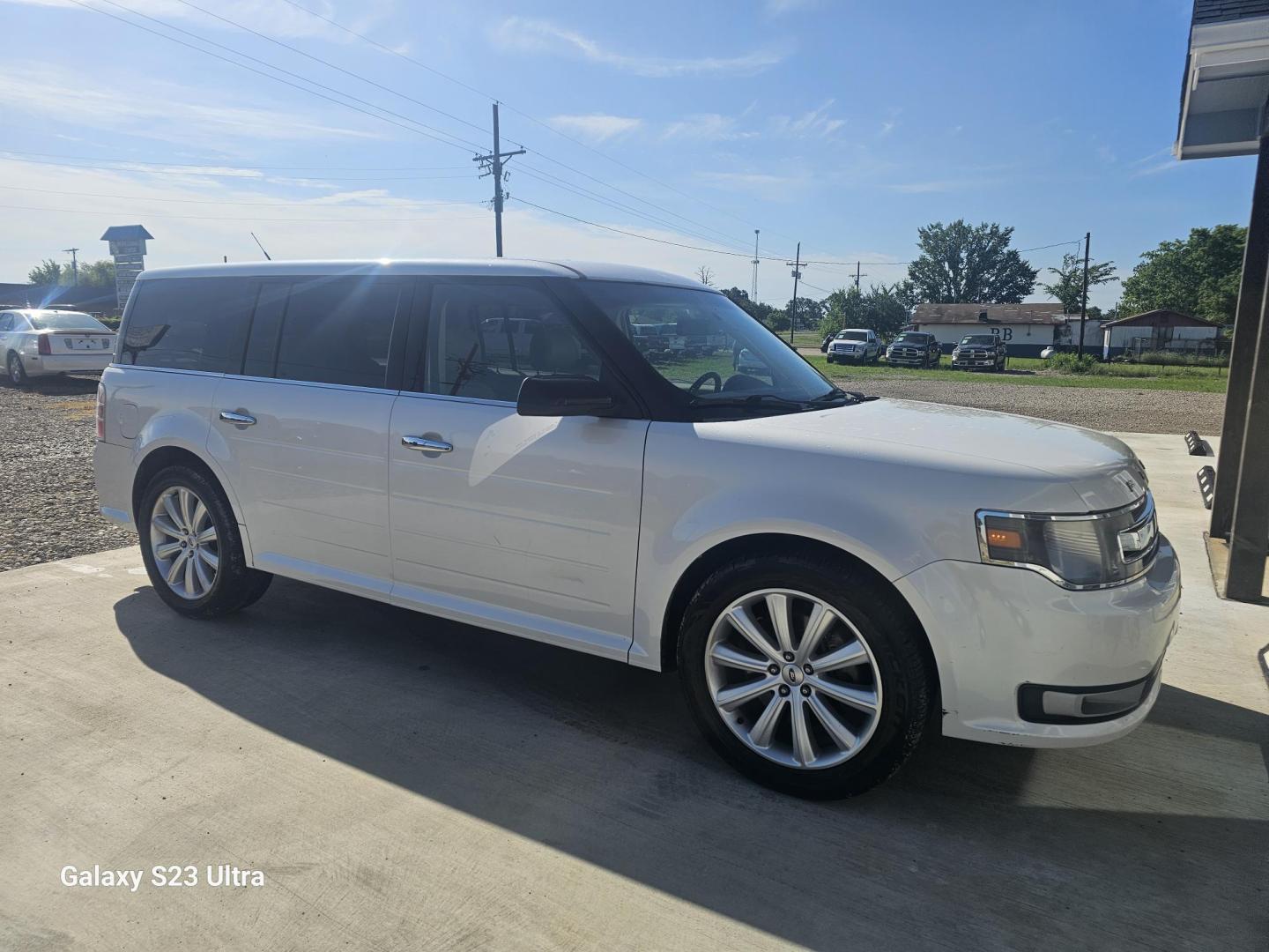 2015 WHITE Ford Flex SEL FWD (2FMGK5C87FB) with an 3.5L V6 DOHC 24V engine, 6-Speed Automatic Overdrive transmission, located at 607 S Seven Points BLVD, Seven Points, TX, 75143, (430) 255-4030, 32.313934, -96.207932 - Photo#1