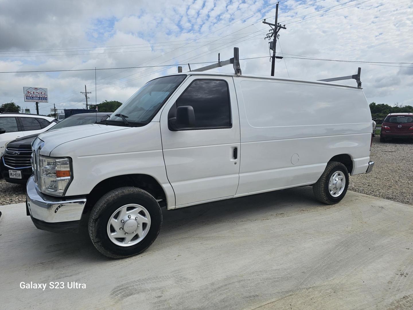 2011 WHITE Ford E-Series Van E-150 (1FTNE1EW8BD) with an 4.6L V8 SOHC 16V engine, 4-Speed Automatic transmission, located at 607 S Seven Points BLVD, Seven Points, TX, 75143, (430) 255-4030, 32.313934, -96.207932 - Photo#0