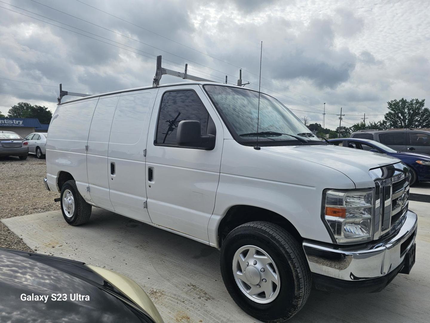 2011 WHITE Ford E-Series Van E-150 (1FTNE1EW8BD) with an 4.6L V8 SOHC 16V engine, 4-Speed Automatic transmission, located at 607 S Seven Points BLVD, Seven Points, TX, 75143, (430) 255-4030, 32.313934, -96.207932 - Photo#1