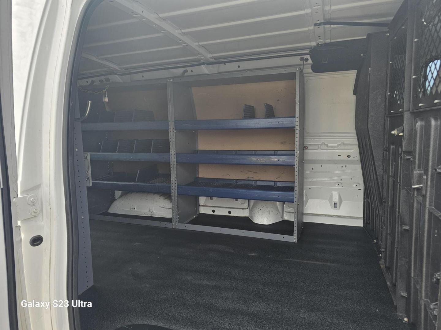 2011 WHITE Ford E-Series Van E-150 (1FTNE1EW8BD) with an 4.6L V8 SOHC 16V engine, 4-Speed Automatic transmission, located at 607 S Seven Points BLVD, Seven Points, TX, 75143, (430) 255-4030, 32.313934, -96.207932 - Photo#5