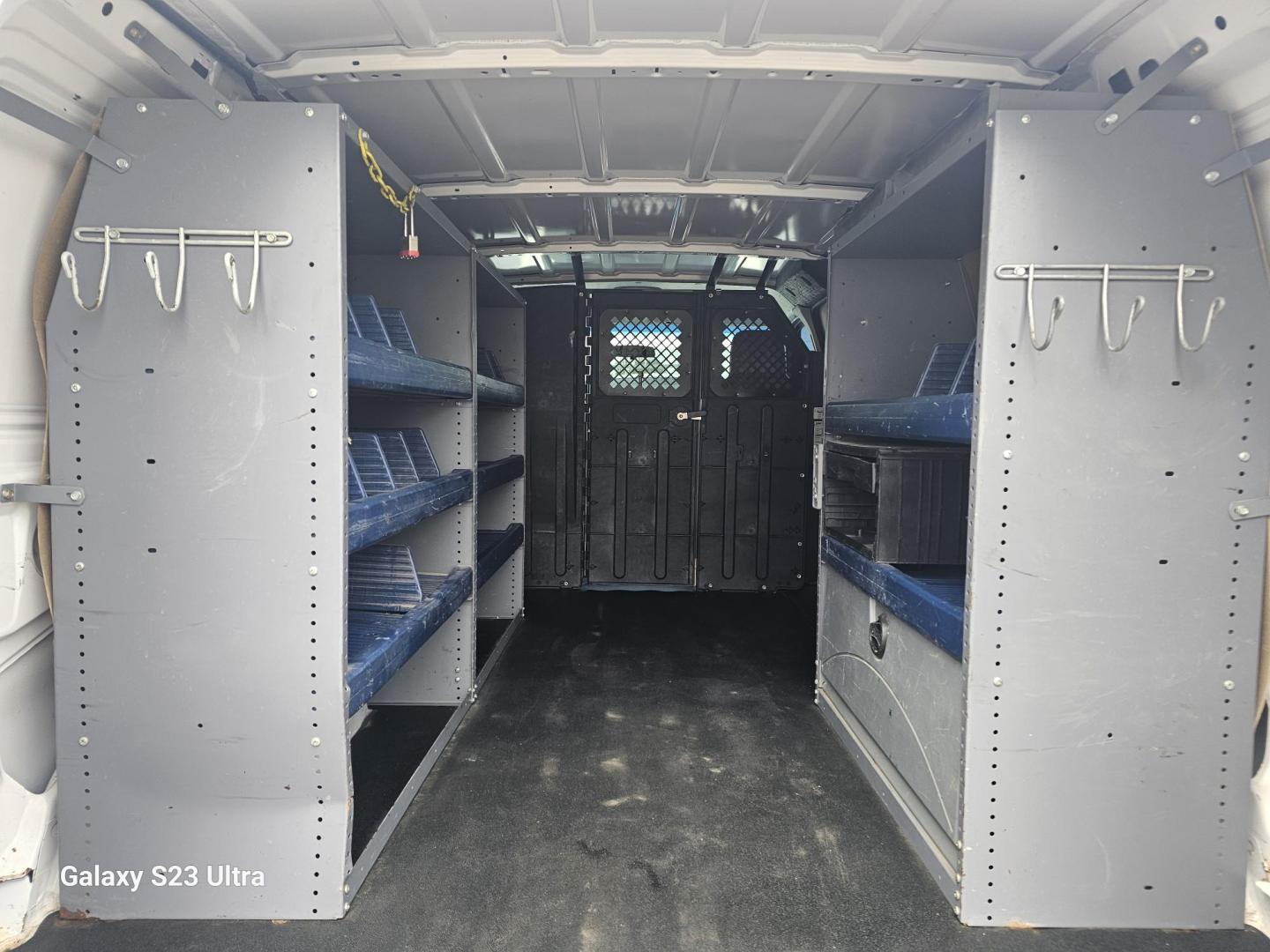 2011 WHITE Ford E-Series Van E-150 (1FTNE1EW8BD) with an 4.6L V8 SOHC 16V engine, 4-Speed Automatic transmission, located at 607 S Seven Points BLVD, Seven Points, TX, 75143, (430) 255-4030, 32.313934, -96.207932 - Photo#6