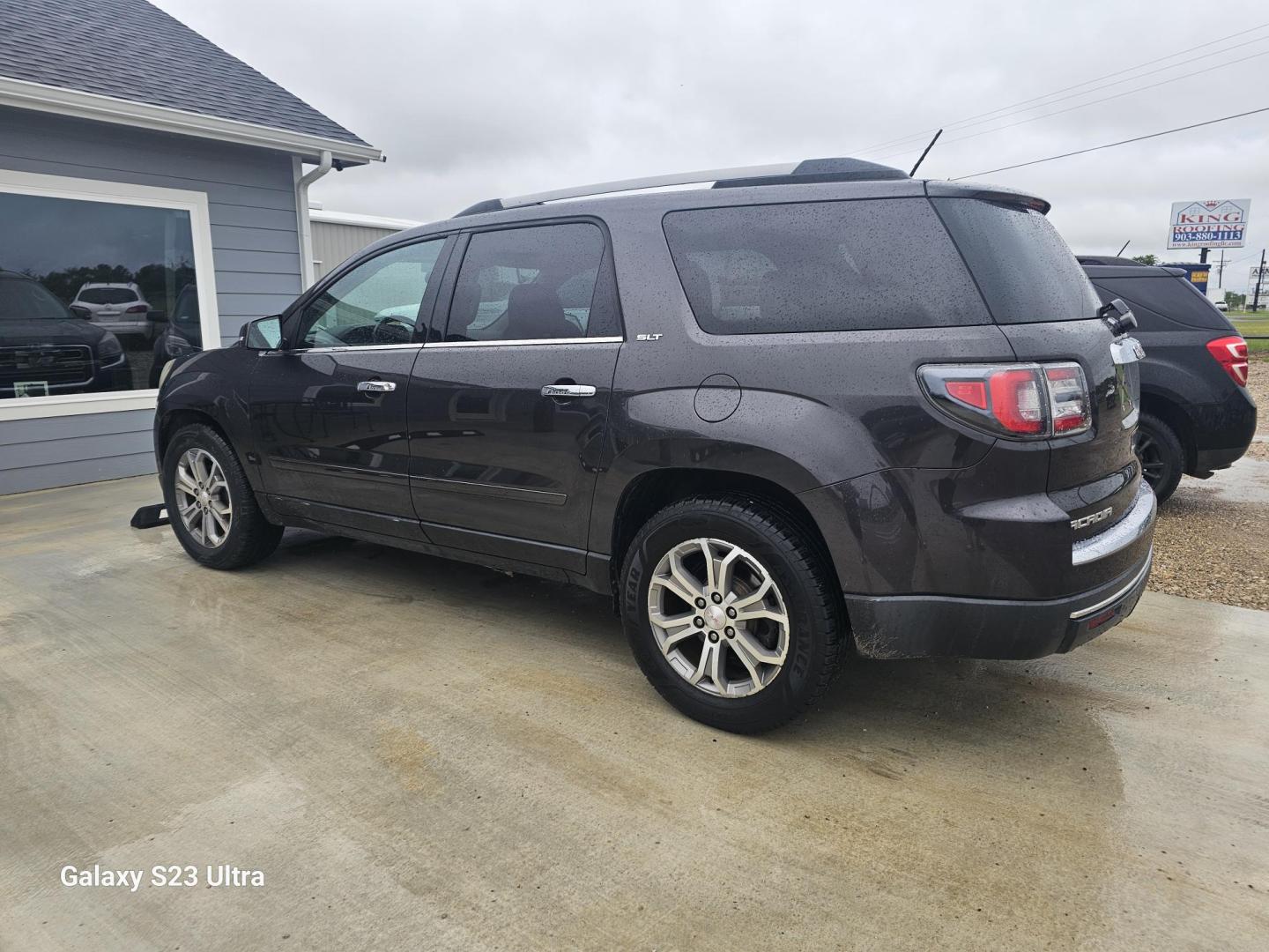 2015 GRAY GMC Acadia SLT-1 AWD (1GKKVRKDXFJ) with an 3.6L V6 DOHC 24V engine, 6-Speed Automatic transmission, located at 607 S Seven Points BLVD, Seven Points, TX, 75143, (430) 255-4030, 32.313934, -96.207932 - Photo#3