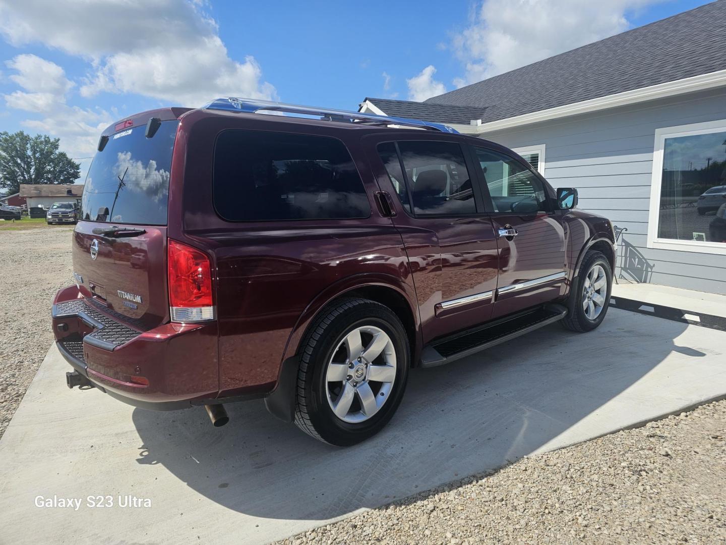 2010 MAROON Nissan Armada SE 2WD (5N1BA0NDXAN) with an 5.6L V8 DOHC 32V FFV engine, 5-Speed Automatic transmission, located at 607 S Seven Points BLVD, Seven Points, TX, 75143, (430) 255-4030, 32.313934, -96.207932 - Photo#2