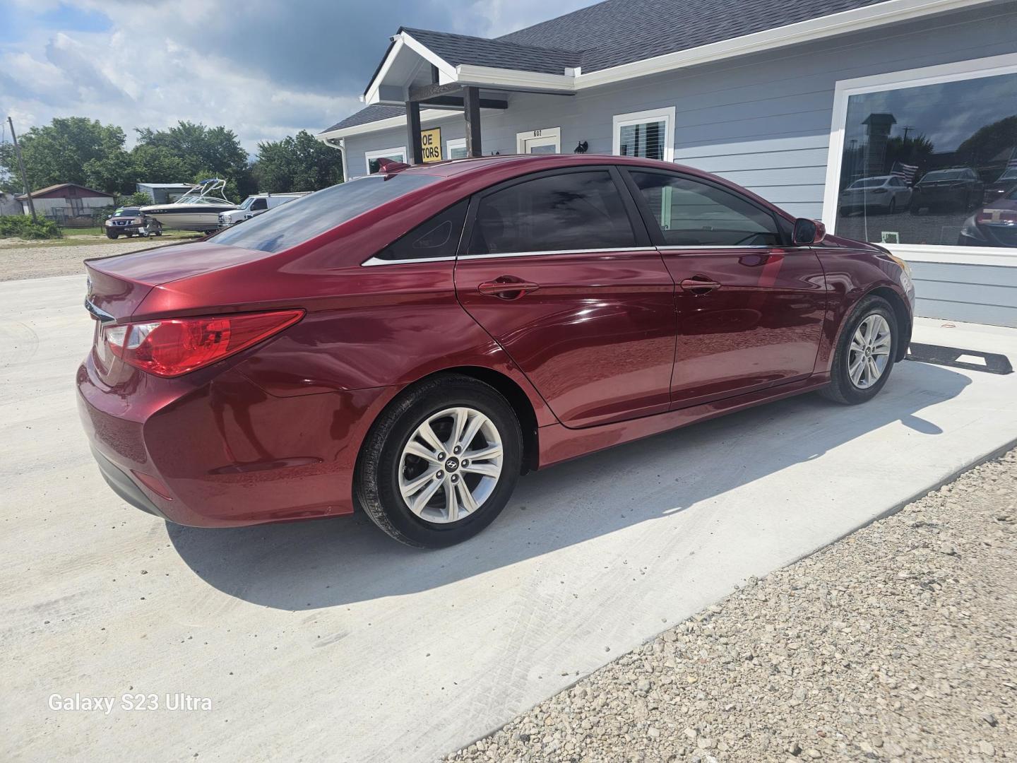 2014 MAROON Hyundai Sonata GLS (5NPEB4ACXEH) with an 2.4L L4 DOHC 16V engine, 6-Speed Automatic transmission, located at 607 S Seven Points BLVD, Seven Points, TX, 75143, (430) 255-4030, 32.313934, -96.207932 - Photo#2