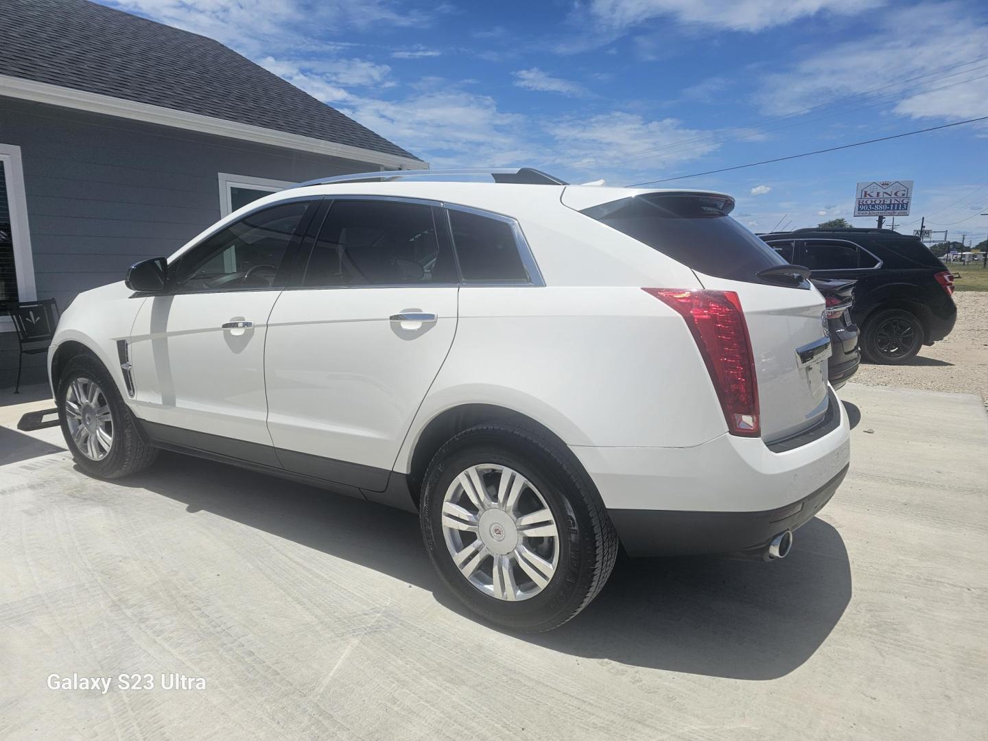 2012 WHITE Cadillac SRX Luxury (3GYFNAE30CS) with an 3.6L V6 DOHC 24V FFV engine, 6-Speed Automatic transmission, located at 607 S Seven Points BLVD, Seven Points, TX, 75143, (430) 255-4030, 32.313934, -96.207932 - Photo#3