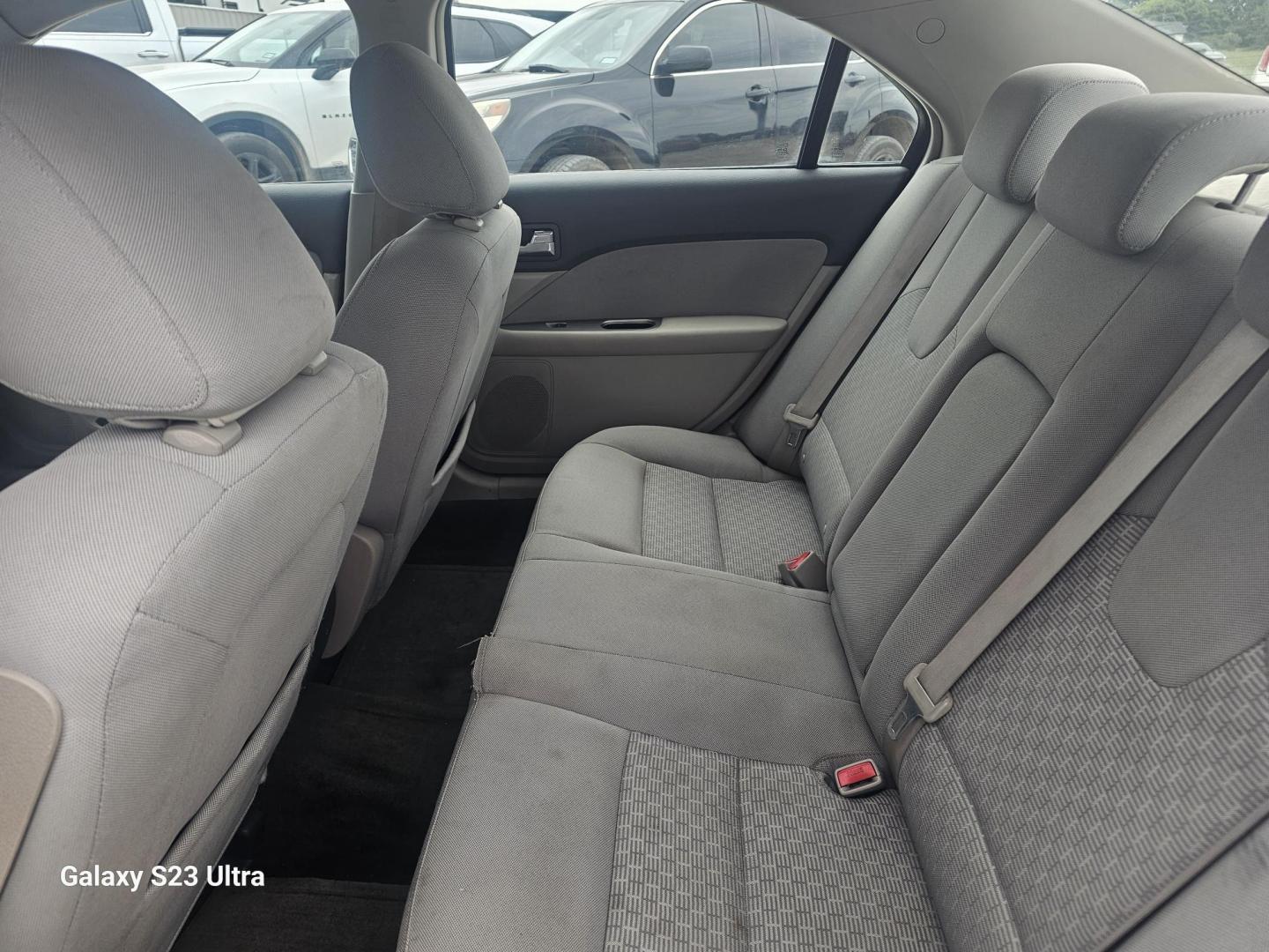 2010 WHITE Ford Fusion SEL (3FAHP0JA6AR) with an 2.5L L4 DOHC 16V engine, located at 607 S Seven Points BLVD, Seven Points, TX, 75143, (430) 255-4030, 32.313934, -96.207932 - Photo#5