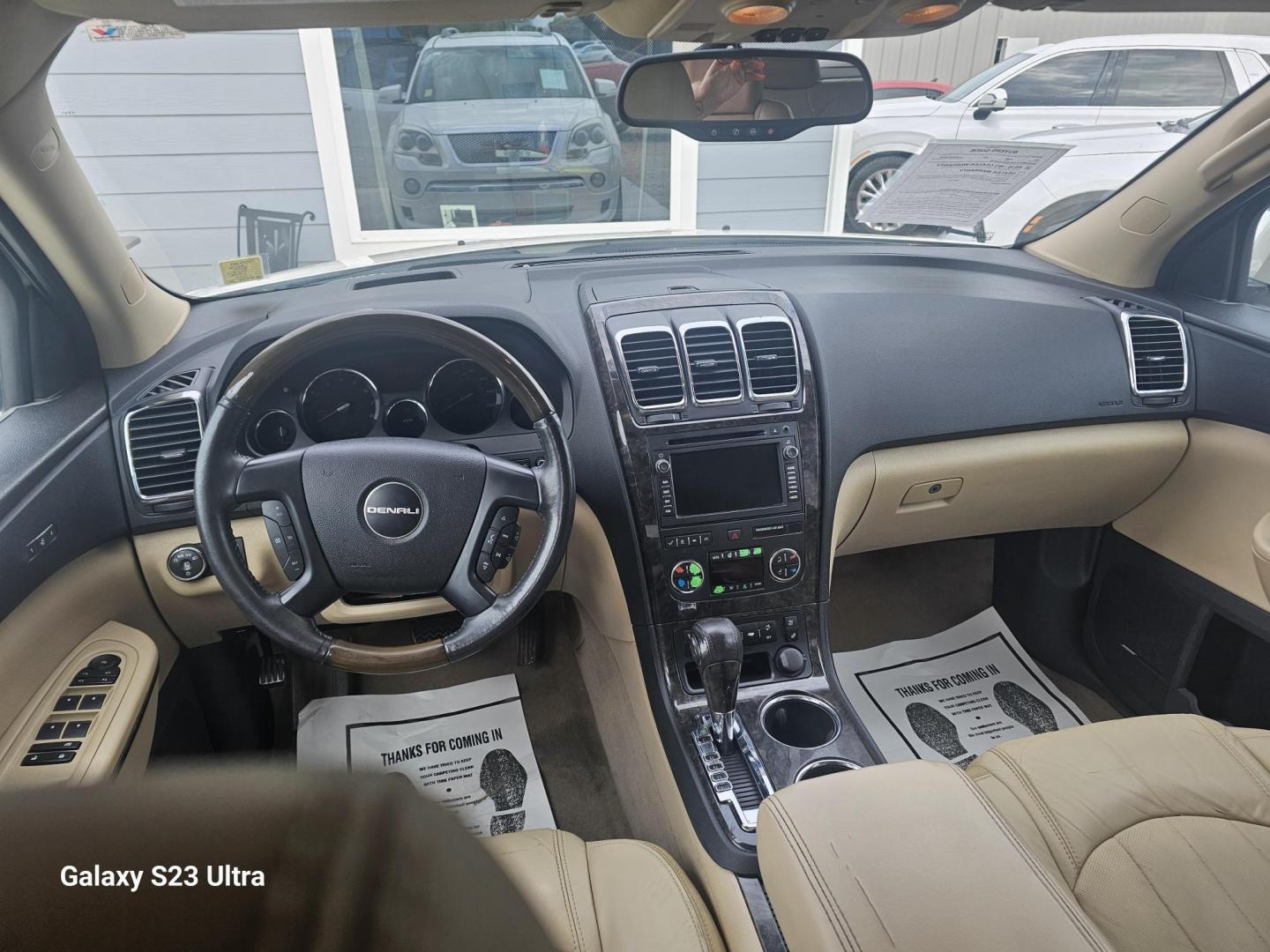 2012 WHITE GMC Acadia Denali FWD (1GKKRTED8CJ) with an 3.6L V6 DOHC 24V engine, 6-Speed Automatic transmission, located at 607 S Seven Points BLVD, Seven Points, TX, 75143, (430) 255-4030, 32.313934, -96.207932 - Photo#4