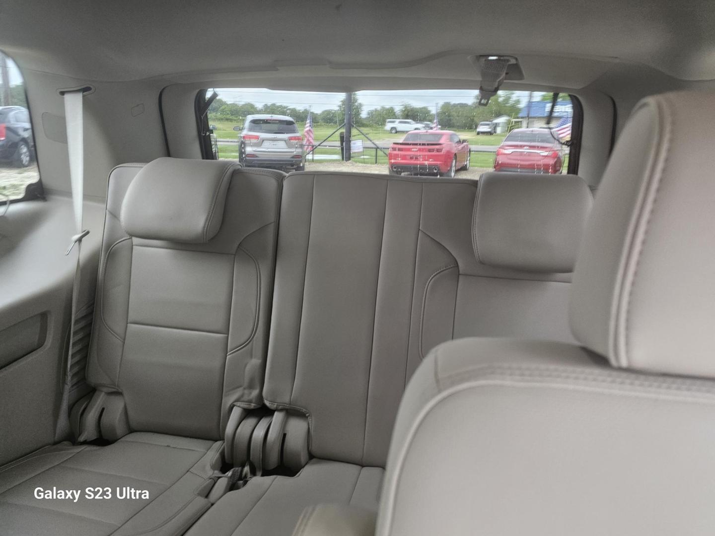 2015 WHITE GMC Yukon Denali 2WD (1GKS1CKJXFR) with an 6.2L V8 OHV 16V engine, 6-Speed Automatic transmission, located at 607 S Seven Points BLVD, Seven Points, TX, 75143, (430) 255-4030, 32.313934, -96.207932 - Photo#6