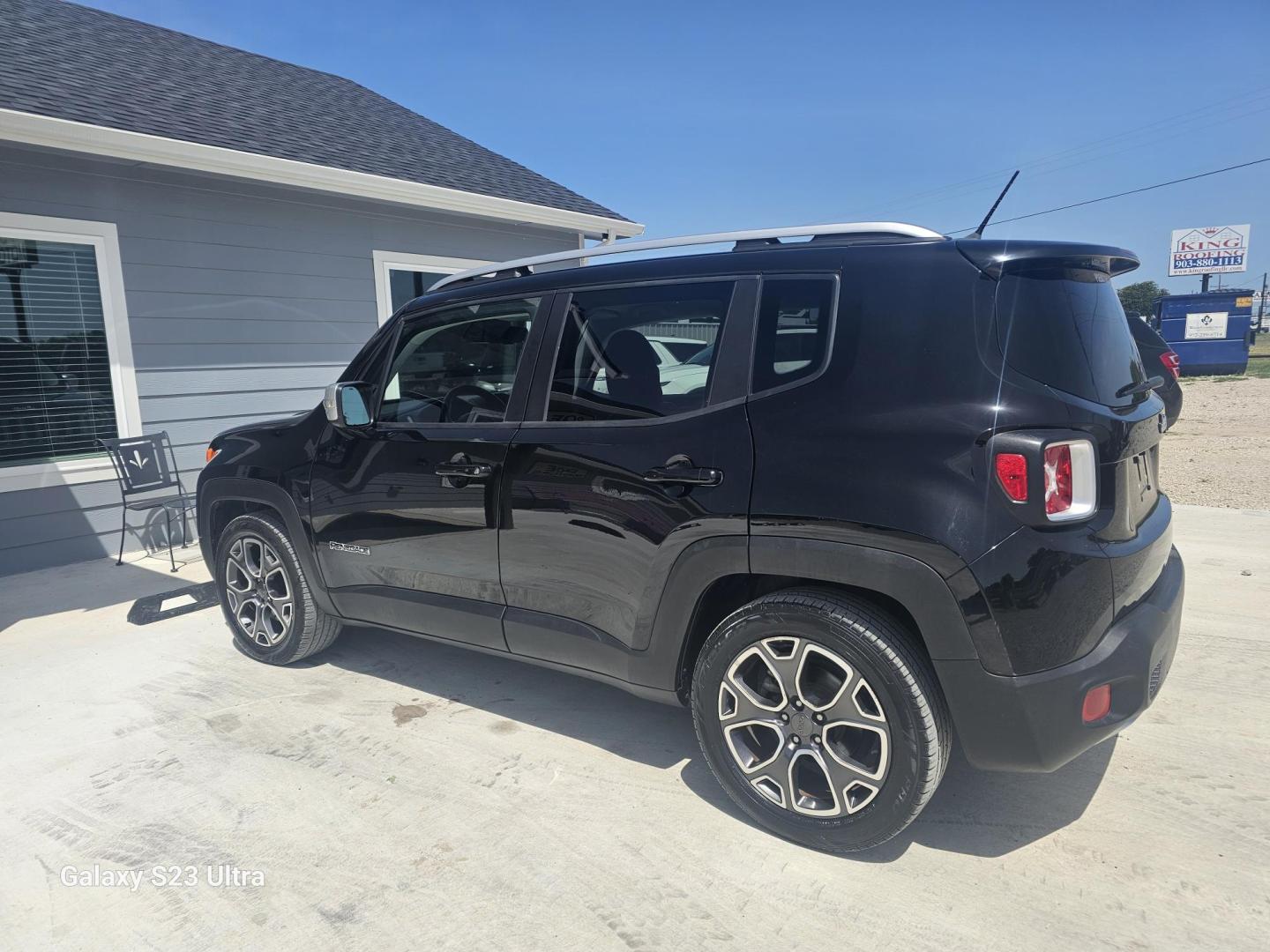 2017 BLACK Jeep Renegade Limited FWD (ZACCJADB2HP) with an 2.4L L4 DOHC 16V engine, 9A transmission, located at 607 S Seven Points BLVD, Seven Points, TX, 75143, (430) 255-4030, 32.313934, -96.207932 - Photo#3