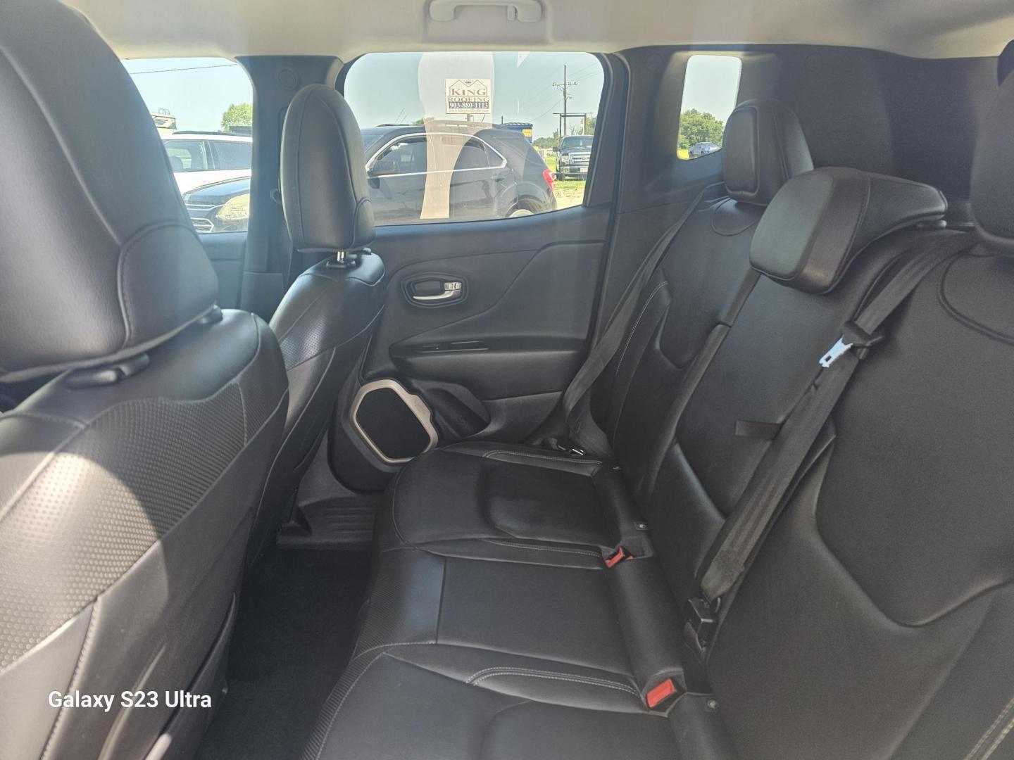 2017 BLACK Jeep Renegade Limited FWD (ZACCJADB2HP) with an 2.4L L4 DOHC 16V engine, 9A transmission, located at 607 S Seven Points BLVD, Seven Points, TX, 75143, (430) 255-4030, 32.313934, -96.207932 - Photo#5