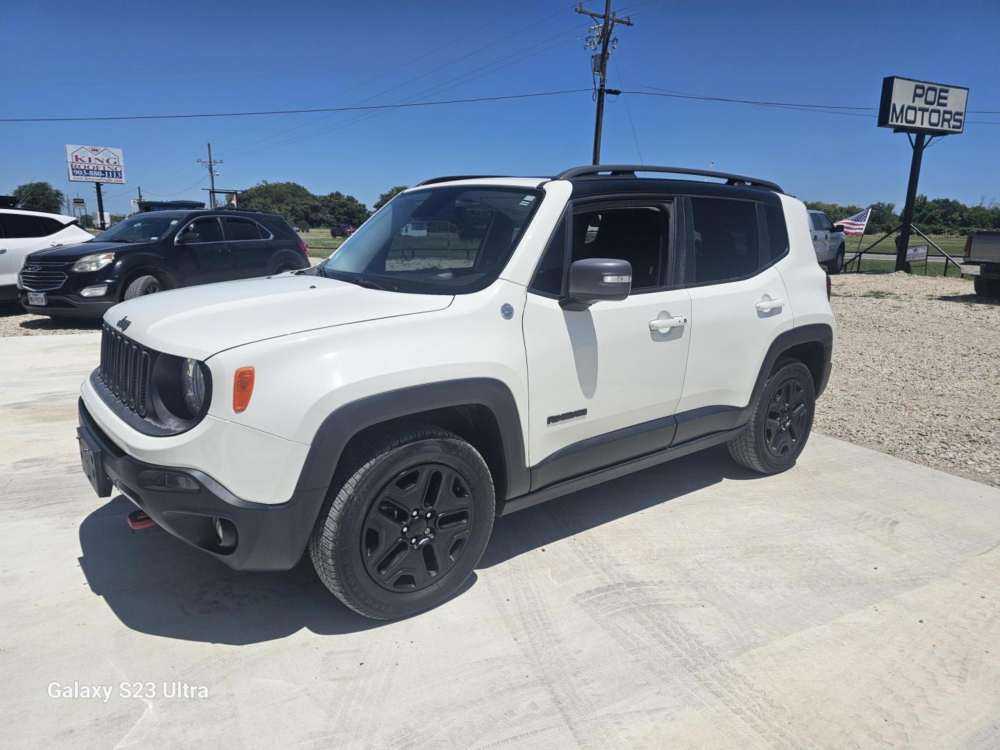 2017 WHITE Jeep Renegade Trailhawk (ZACCJBCBXHP) with an 2.4L L4 DOHC 16V engine, 9A transmission, located at 607 S Seven Points BLVD, Seven Points, TX, 75143, (430) 255-4030, 32.313934, -96.207932 - Photo#0
