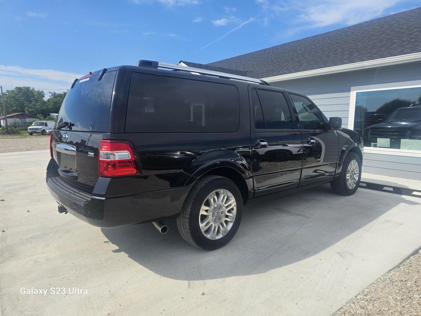 2014 BLACK Ford Expedition EL Limited 2WD (1FMJK1K5XEE) with an 5.4L V8 SOHC 16V FFV engine, 6-Speed Automatic transmission, located at 607 S Seven Points BLVD, Seven Points, TX, 75143, (430) 255-4030, 32.313934, -96.207932 - Photo#2