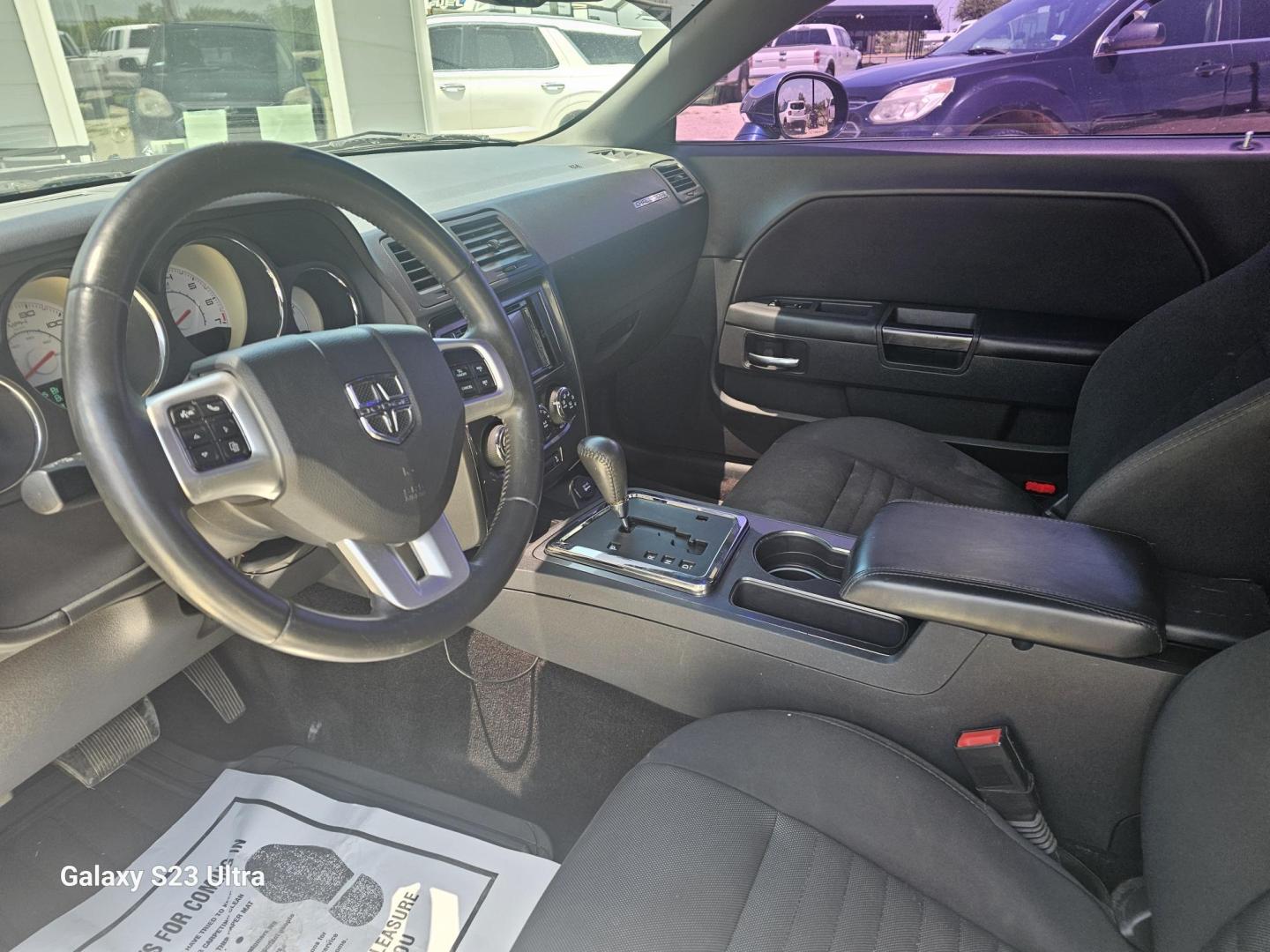 2014 BLUE Dodge Challenger SXT (2C3CDYAG5EH) with an 3.6L V6 DOHC 24V engine, 5-Speed Automatic transmission, located at 607 S Seven Points BLVD, Seven Points, TX, 75143, (430) 255-4030, 32.313934, -96.207932 - Photo#4