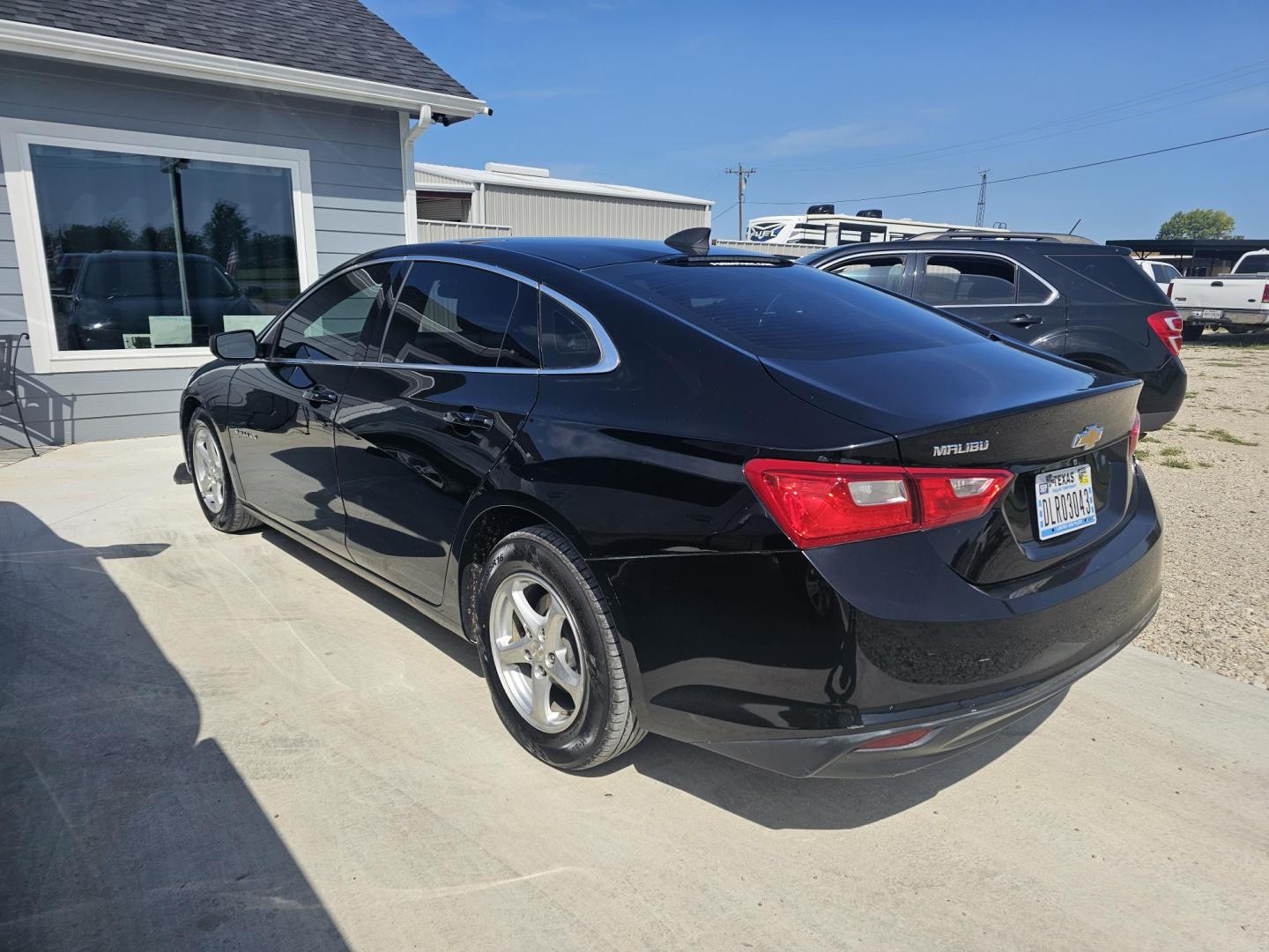 2018 BLACK Chevrolet Malibu 1FL (1G1ZC5STXJF) with an 1.5L L4 DOHC 16V engine, 6A transmission, located at 607 S Seven Points BLVD, Seven Points, TX, 75143, (430) 255-4030, 32.313934, -96.207932 - Photo#3