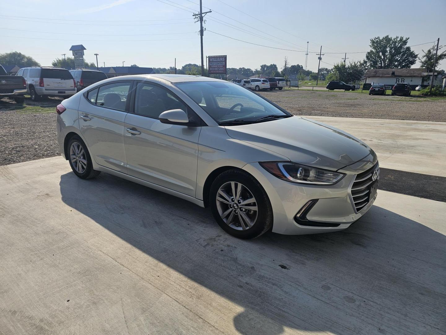 2017 TAN Hyundai Elantra Limited (5NPD84LF6HH) with an 1.8L L4 DOHC 16V engine, 6A transmission, located at 607 S Seven Points BLVD, Seven Points, TX, 75143, (430) 255-4030, 32.313934, -96.207932 - Photo#1