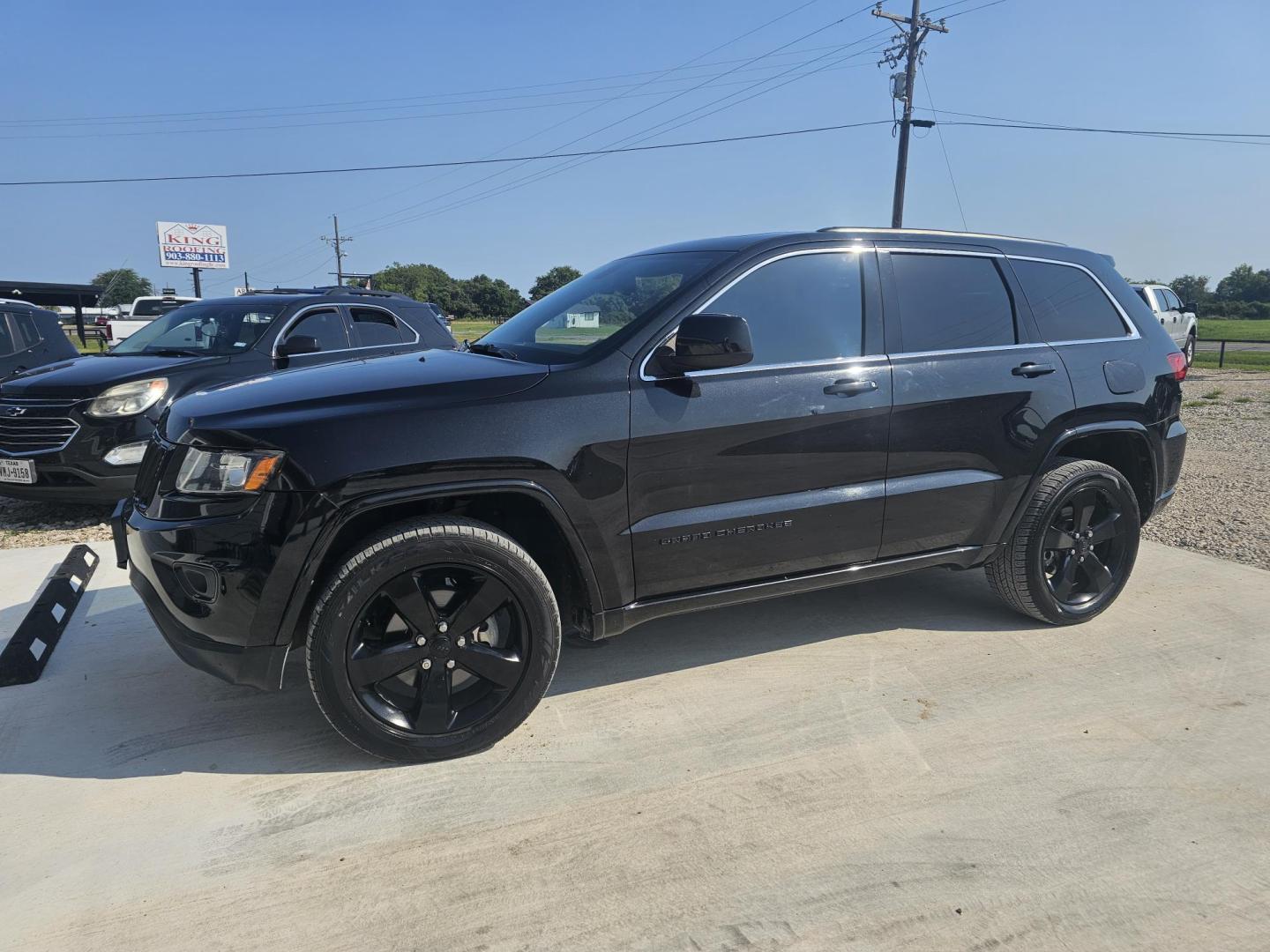 2015 BLACK Jeep Grand Cherokee Laredo 2WD (1C4RJEAGXFC) with an 3.6L V6 DOHC 24V engine, 8-Speed Automatic transmission, located at 607 S Seven Points BLVD, Seven Points, TX, 75143, (430) 255-4030, 32.313934, -96.207932 - Photo#0