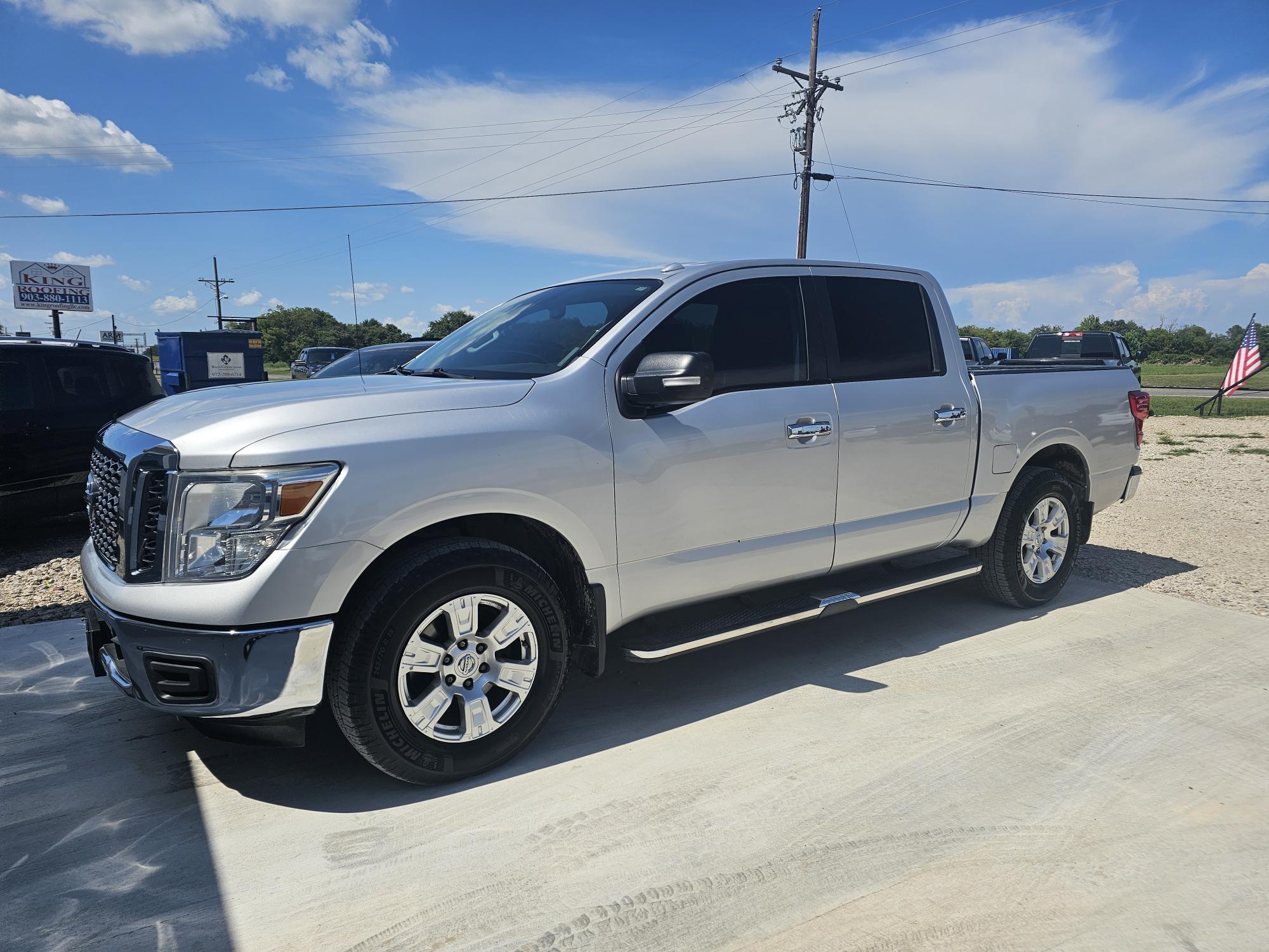 photo of 2018 Nissan Titan S Crew Cab 2WD