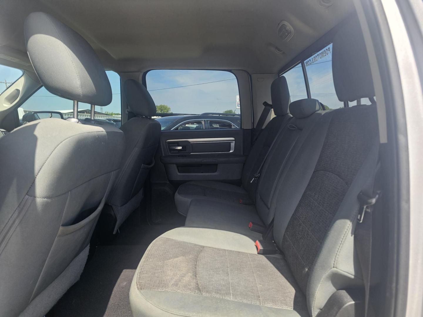 2015 SILVER RAM 1500 SLT Crew Cab SWB 2WD (1C6RR6LT9FS) with an 5.7L V8 OHV 16V engine, 6-Speed Automatic transmission, located at 607 S Seven Points BLVD, Seven Points, TX, 75143, (430) 255-4030, 32.313934, -96.207932 - Photo#5
