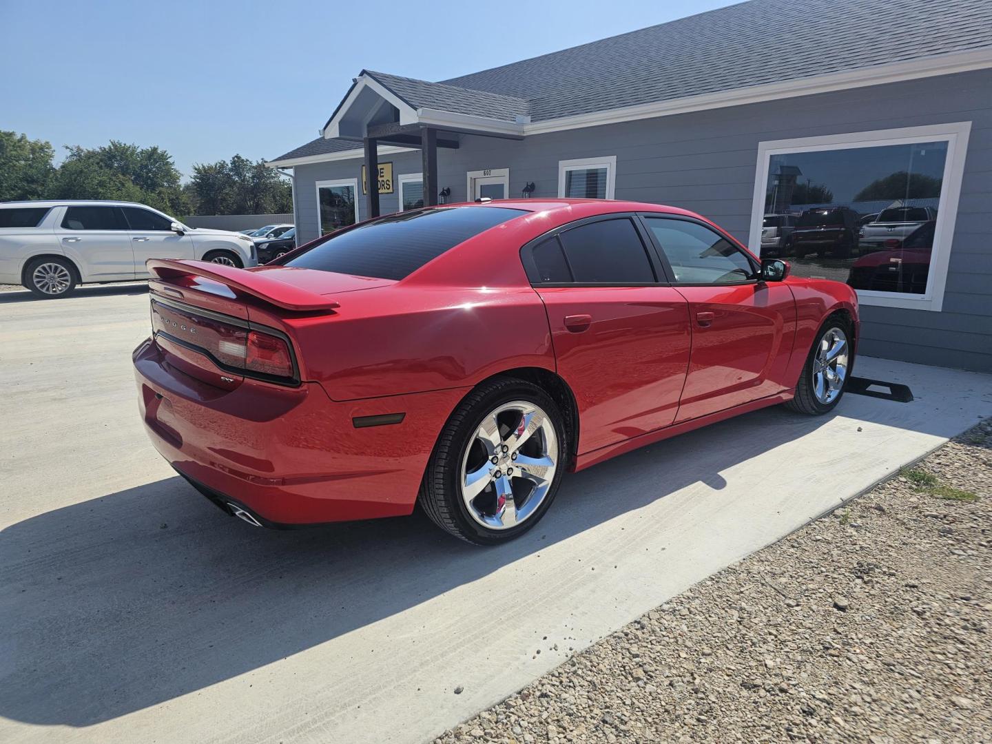 2014 RED Dodge Charger SXT (2C3CDXHG0EH) with an 3.6L V6 DOHC 24V engine, 8-Speed Automatic transmission, located at 607 S Seven Points BLVD, Seven Points, TX, 75143, (430) 255-4030, 32.313934, -96.207932 - Photo#2
