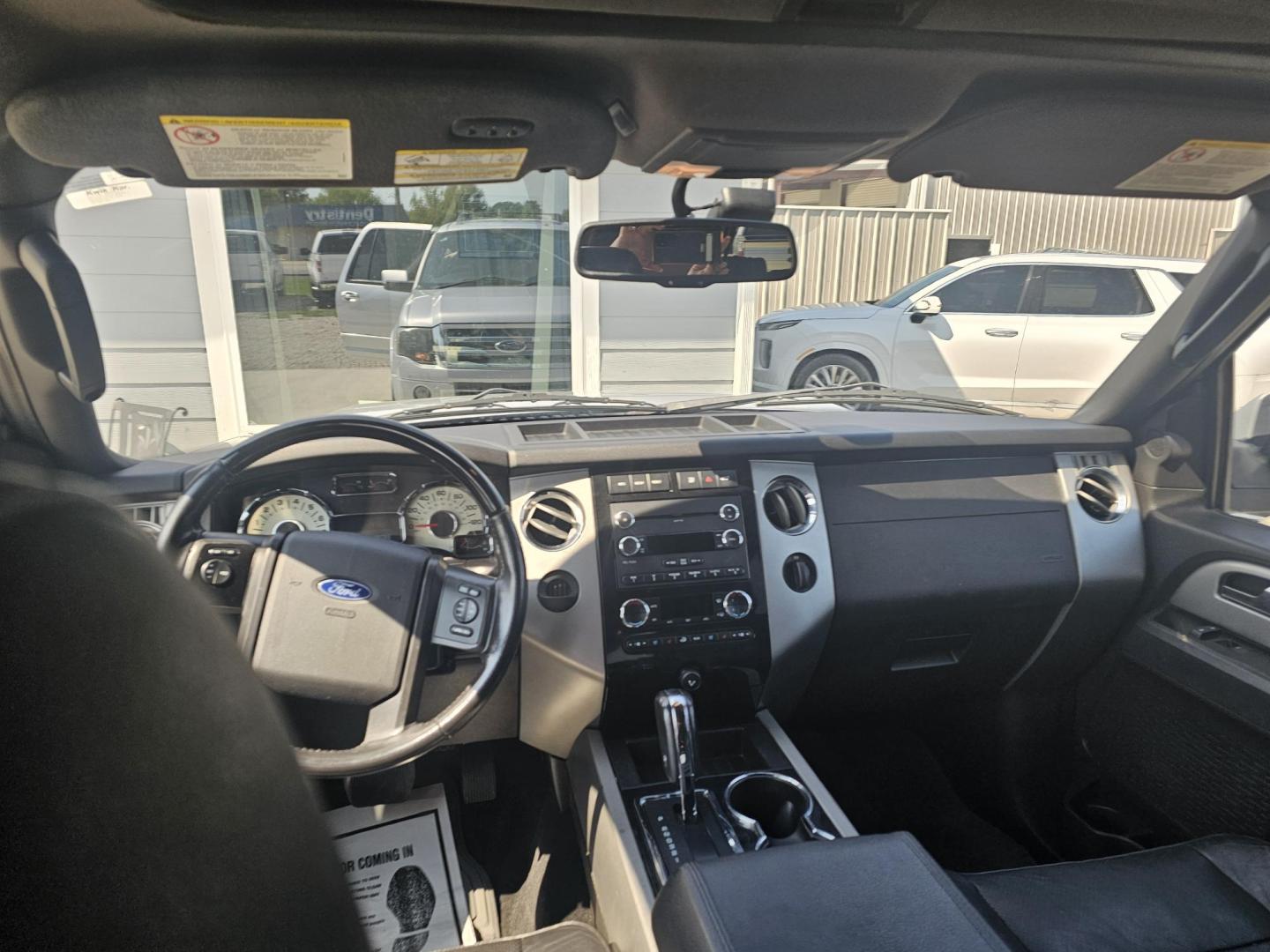 2012 SILVER Ford Expedition EL Limited 2WD (1FMJK1K50CE) with an 5.4L V8 SOHC 16V FFV engine, 6-Speed Automatic transmission, located at 607 S Seven Points BLVD, Seven Points, TX, 75143, (430) 255-4030, 32.313934, -96.207932 - Photo#4